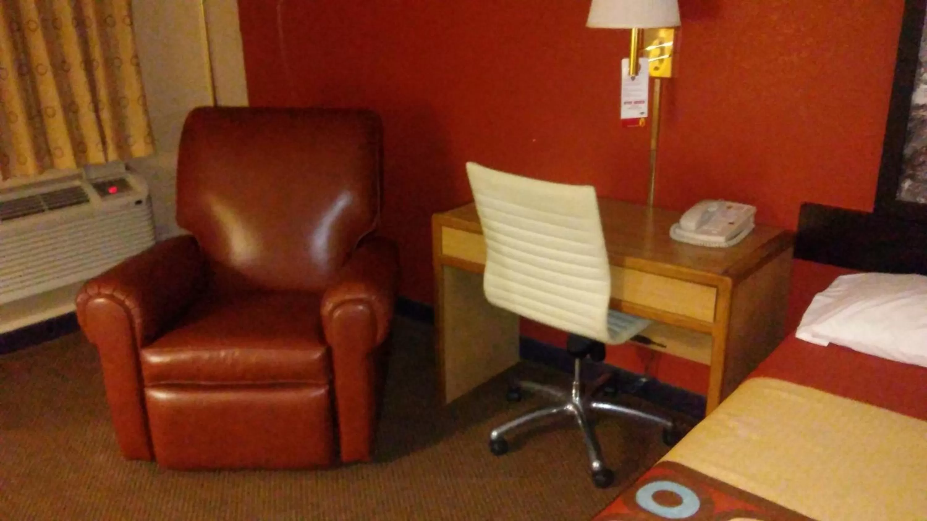 King Room - Smoking  in Super 8 by Wyndham Mount Vernon