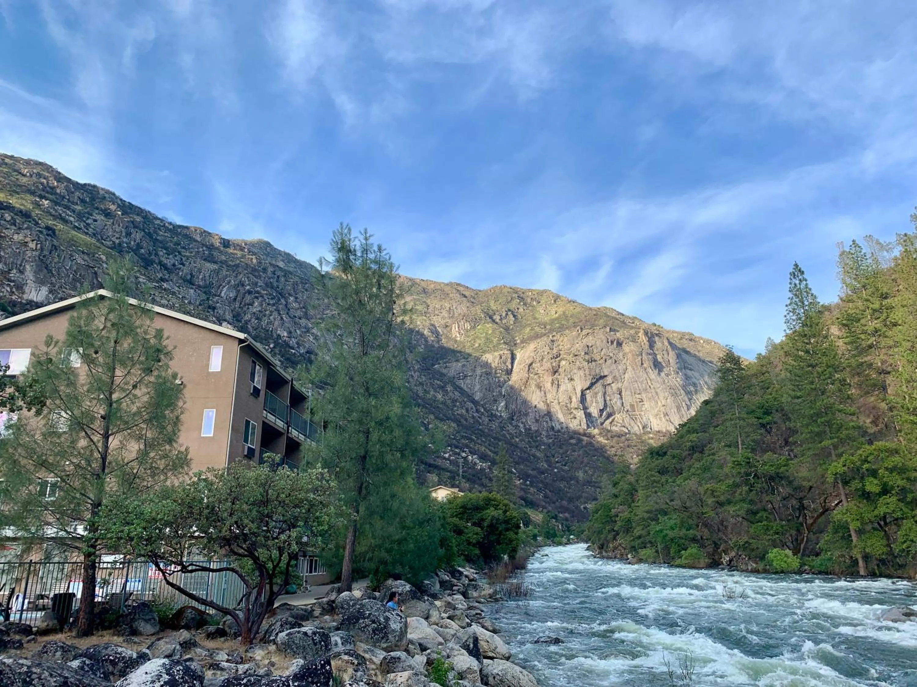 Queen Room with Two Queen Beds in Yosemite View Lodge