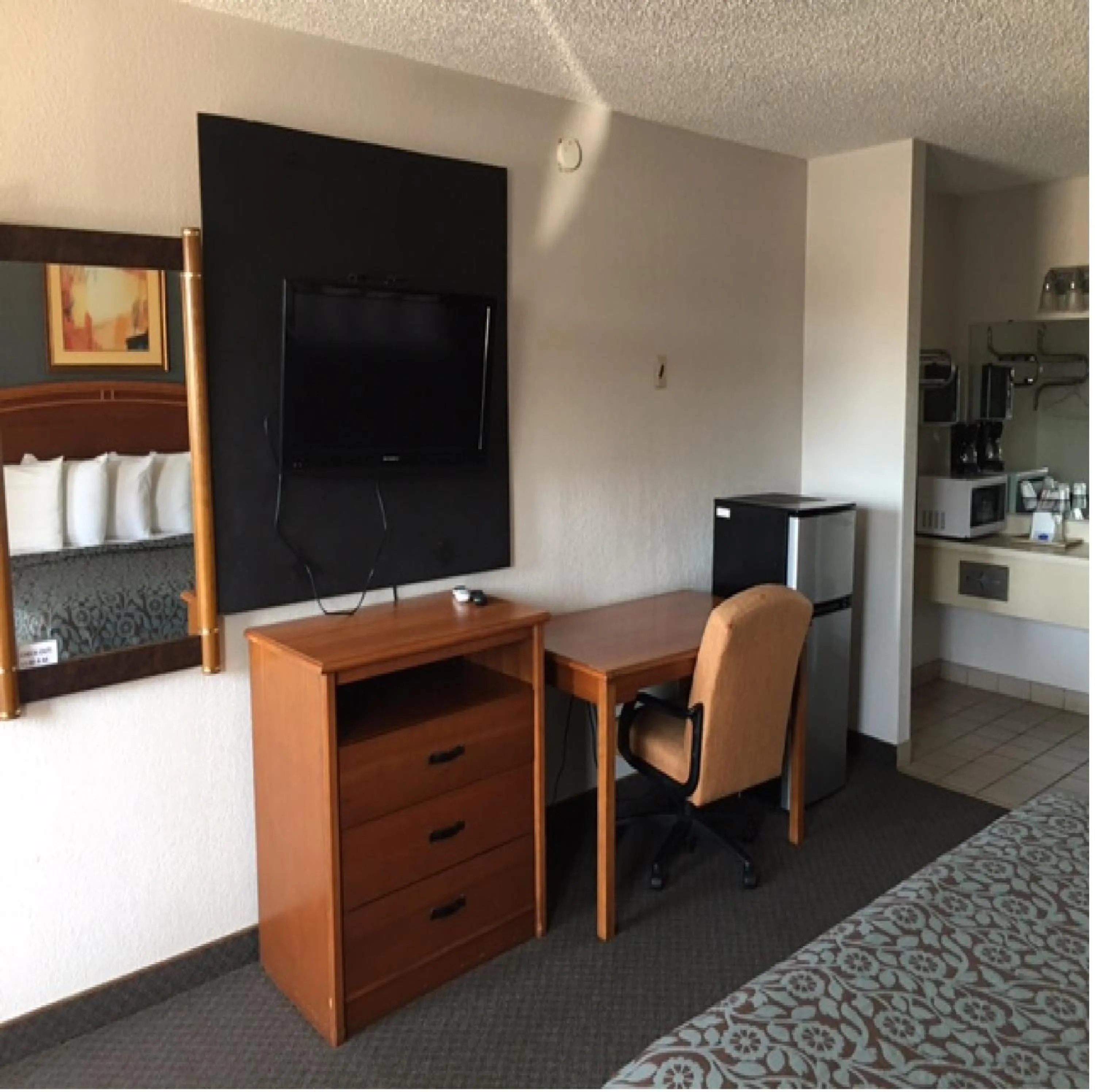 Deluxe King Room in Hebbronville Executive Inn