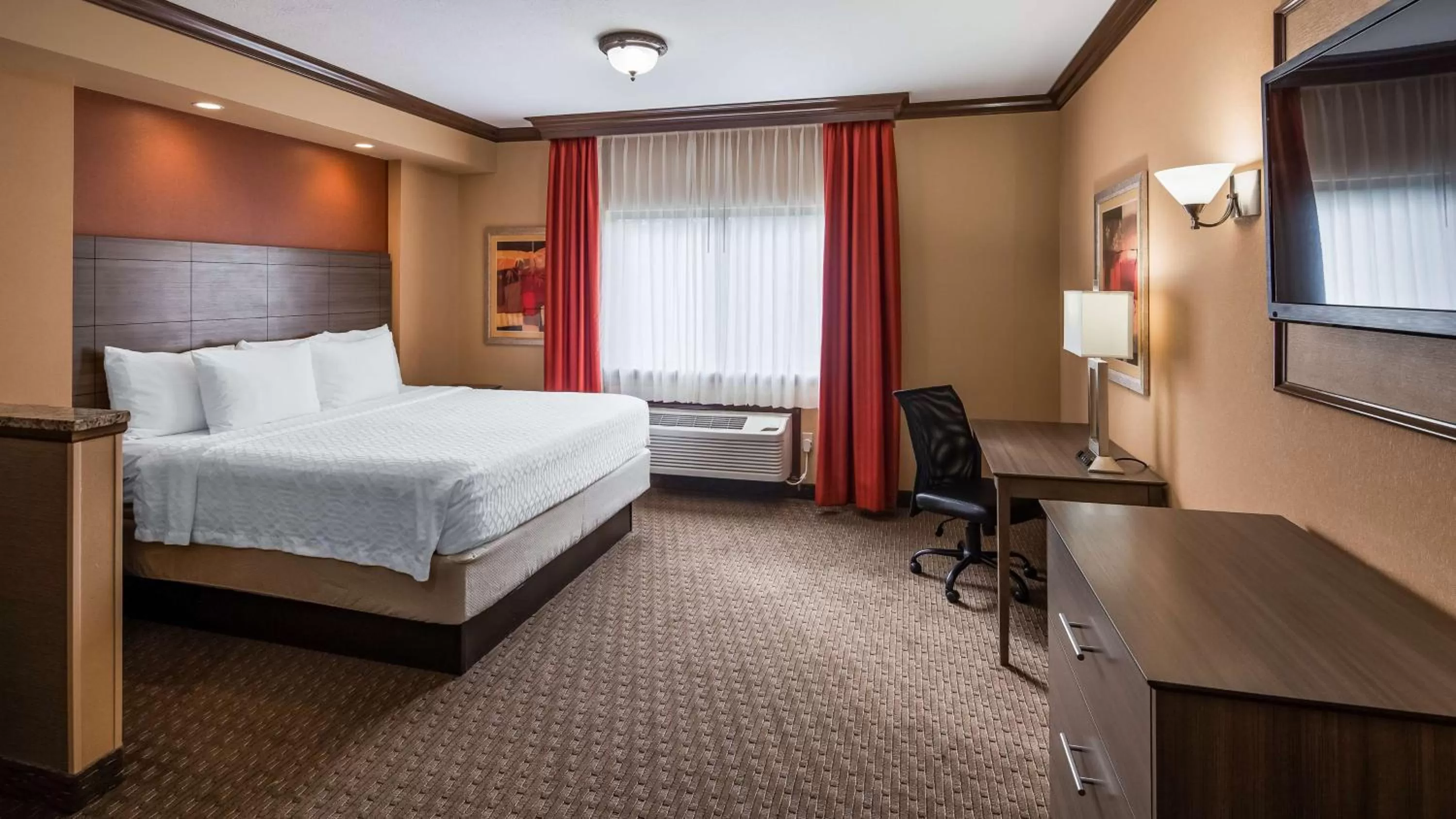 King Suite - Non-Smoking in Best Western Plus North Canton Inn & Suites