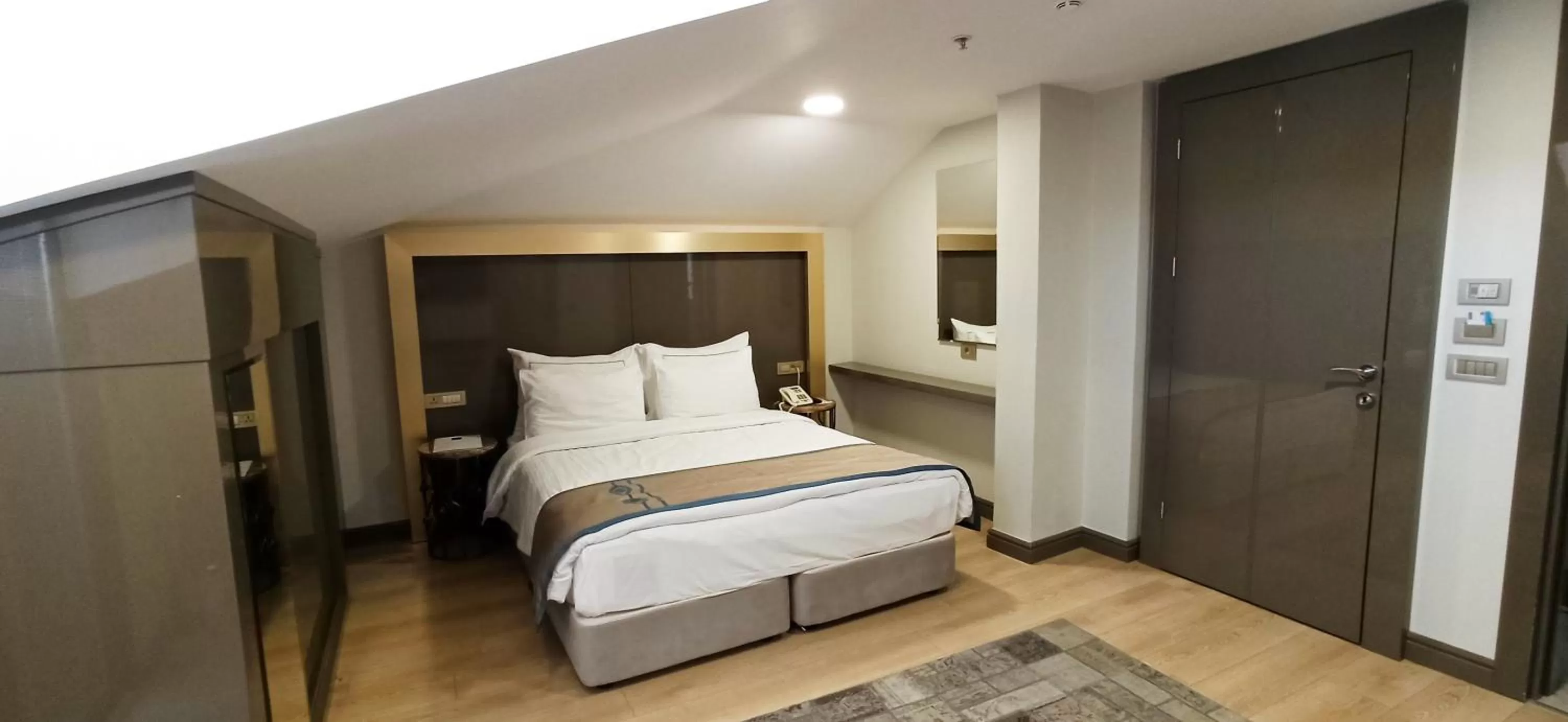 Family Room with Balcony in Peyk Hotel Oldcity