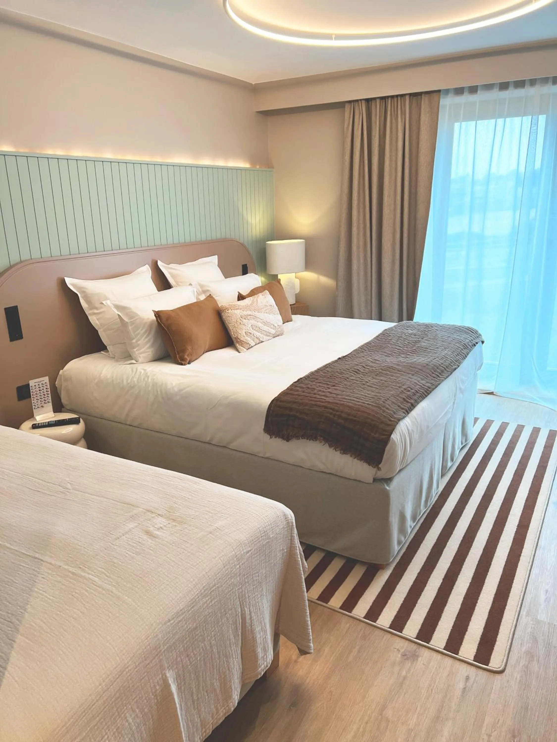 Family Room with Side Sea View in Emeria Dinard Thalasso Spa