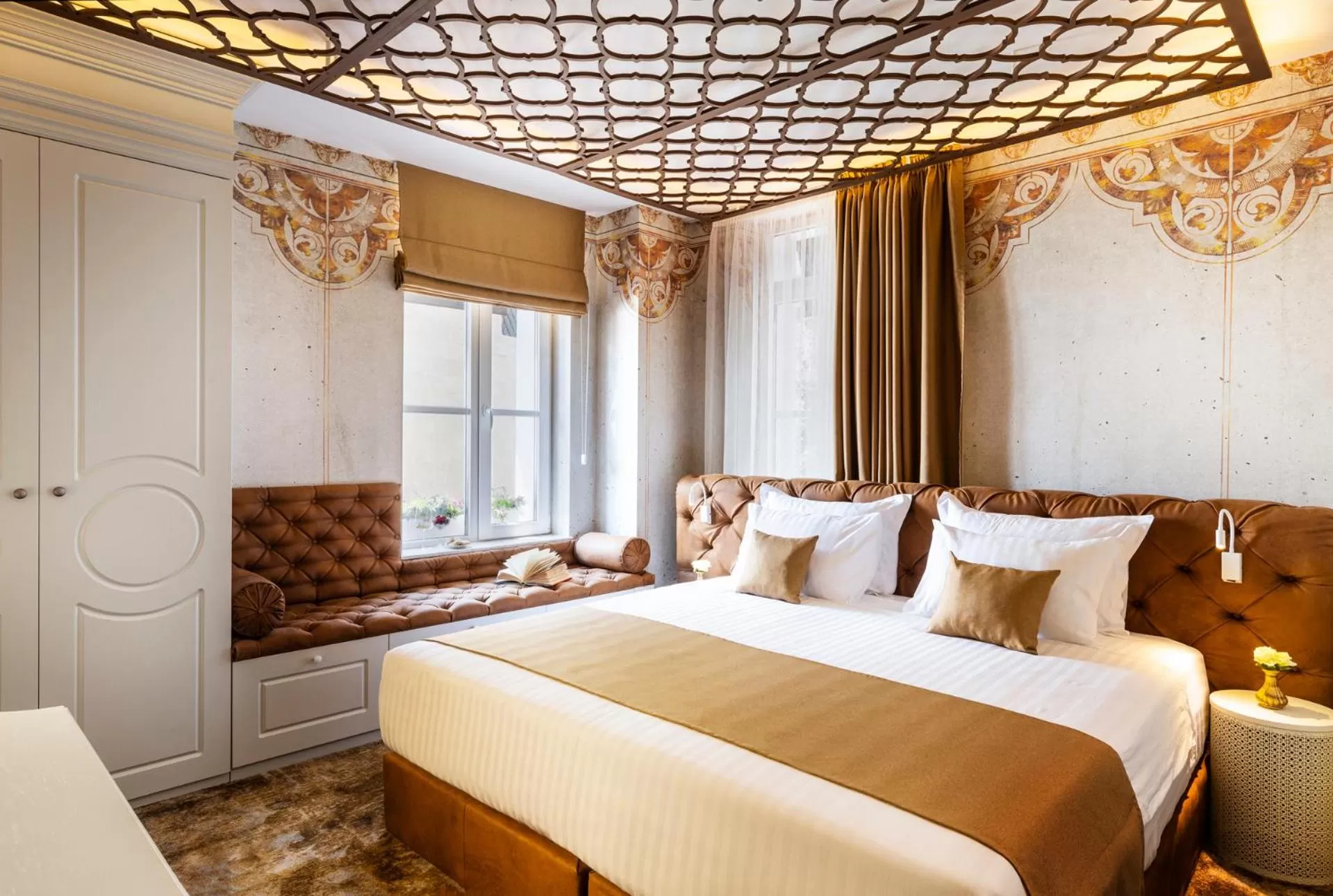 Premium King Room with King Bed and City View - Non-Smoking in Gallery 37 Powered by ASTON