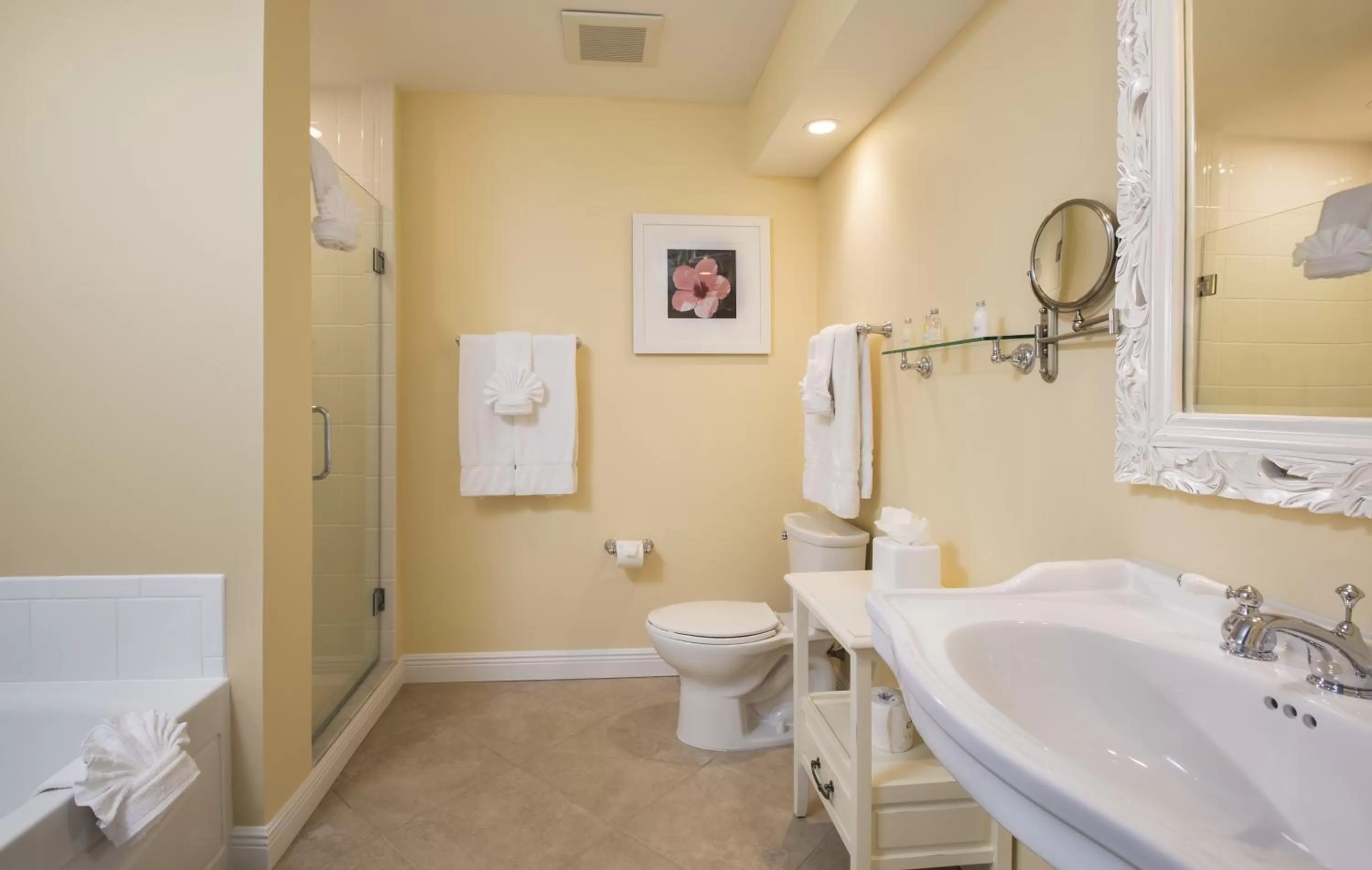 Queen Room with Two Queen Beds with Garden View in Tranquility Bay Resort