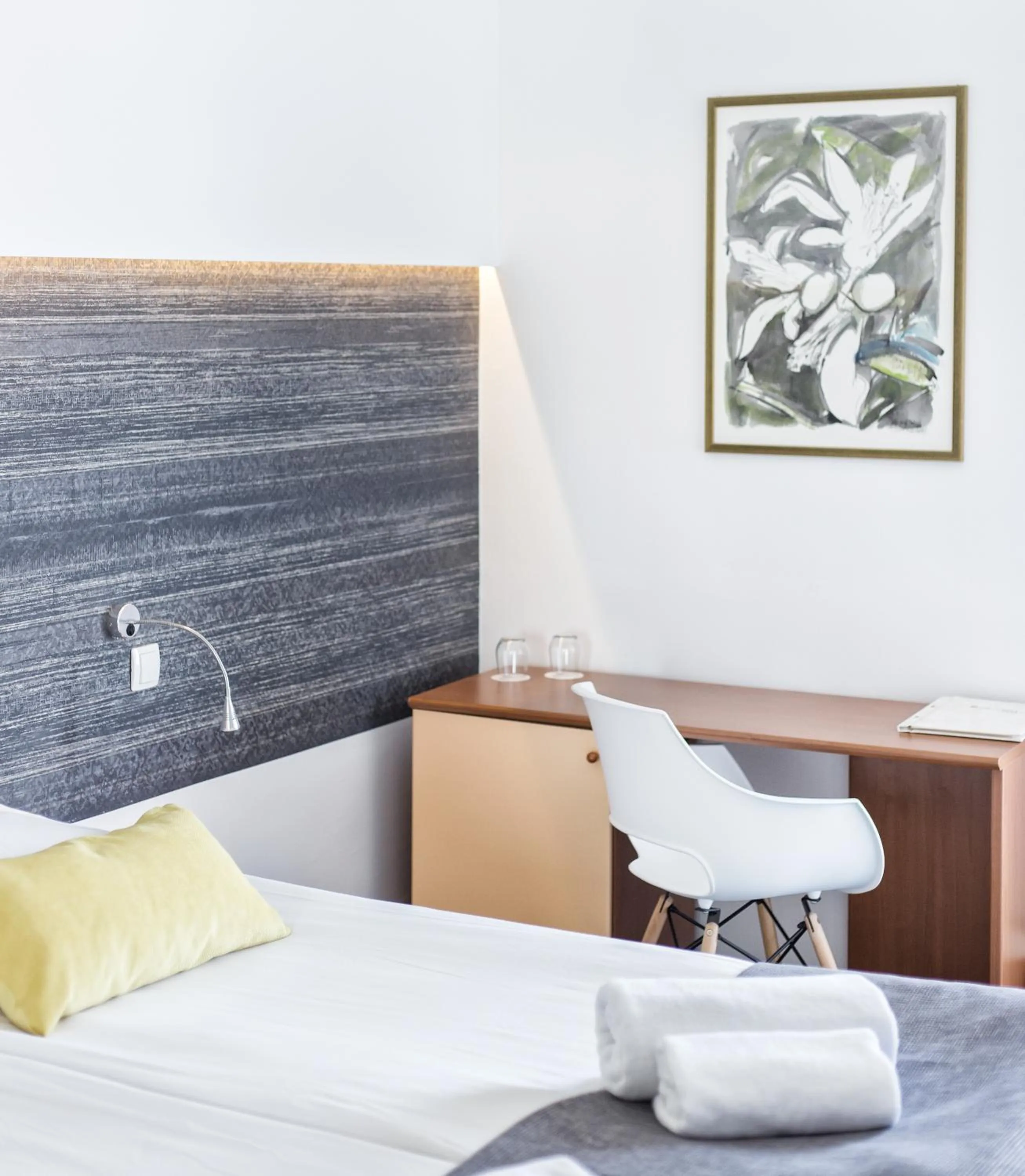 Classic Twin Room with Balcony - Sea Side  in Hotel Punta