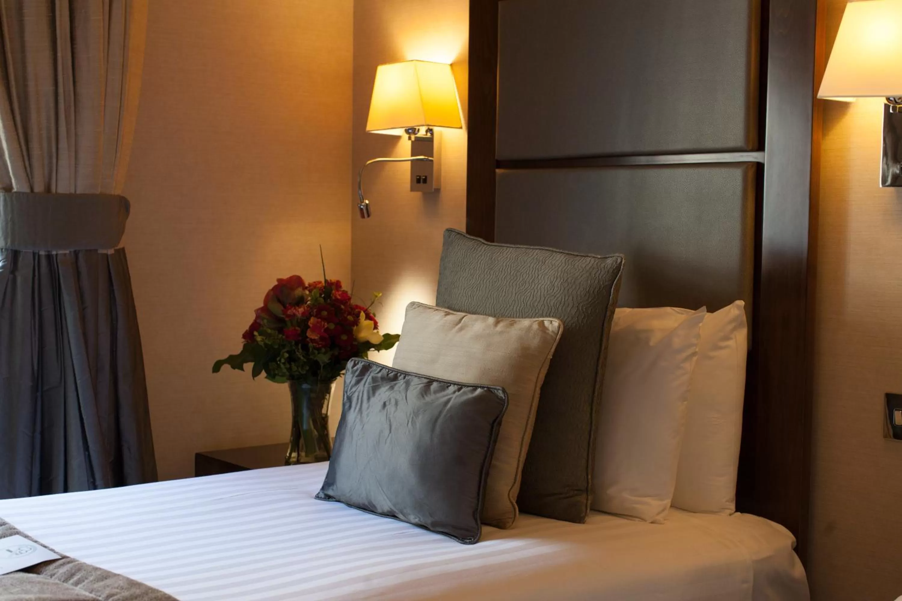 Standard Single Room in Gem Strathmore Hotel