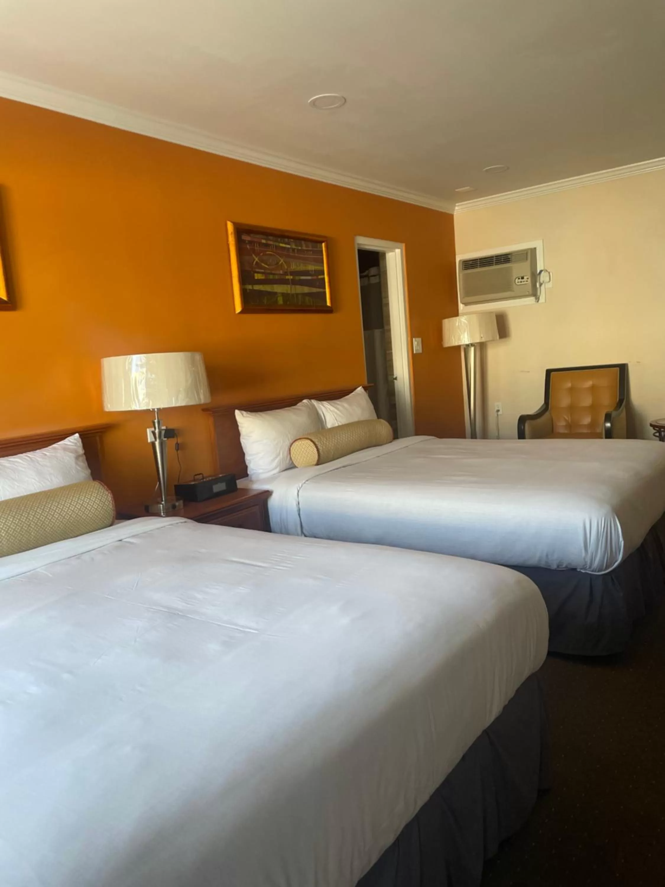 Queen Room with Two Queen Beds - Non-Smoking in Howard Johnson by Wyndham Ridgecrest, CA