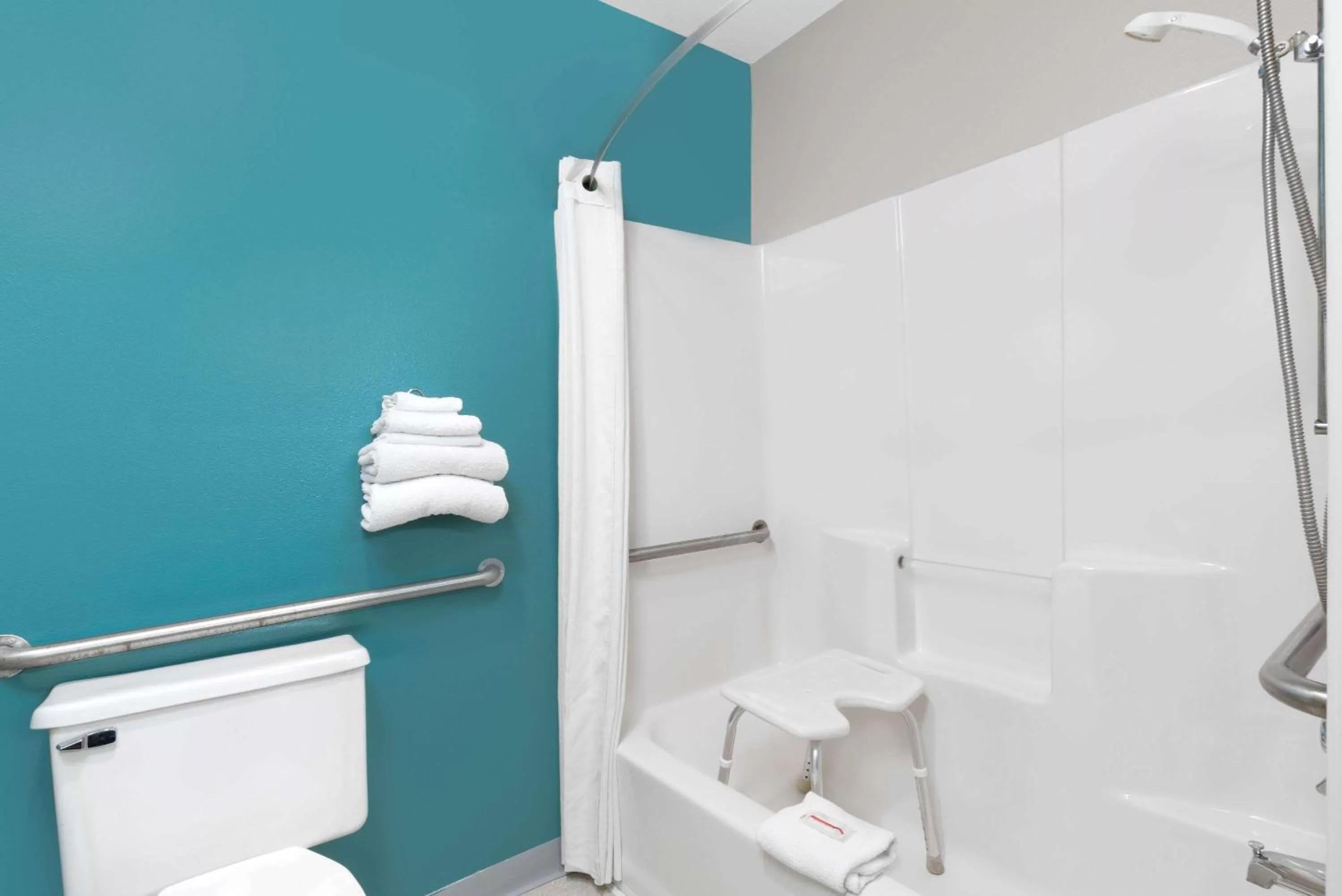 Queen Room with Two Queen Beds - Mobility Access/Non-Smoking in Super 8 by Wyndham Huron