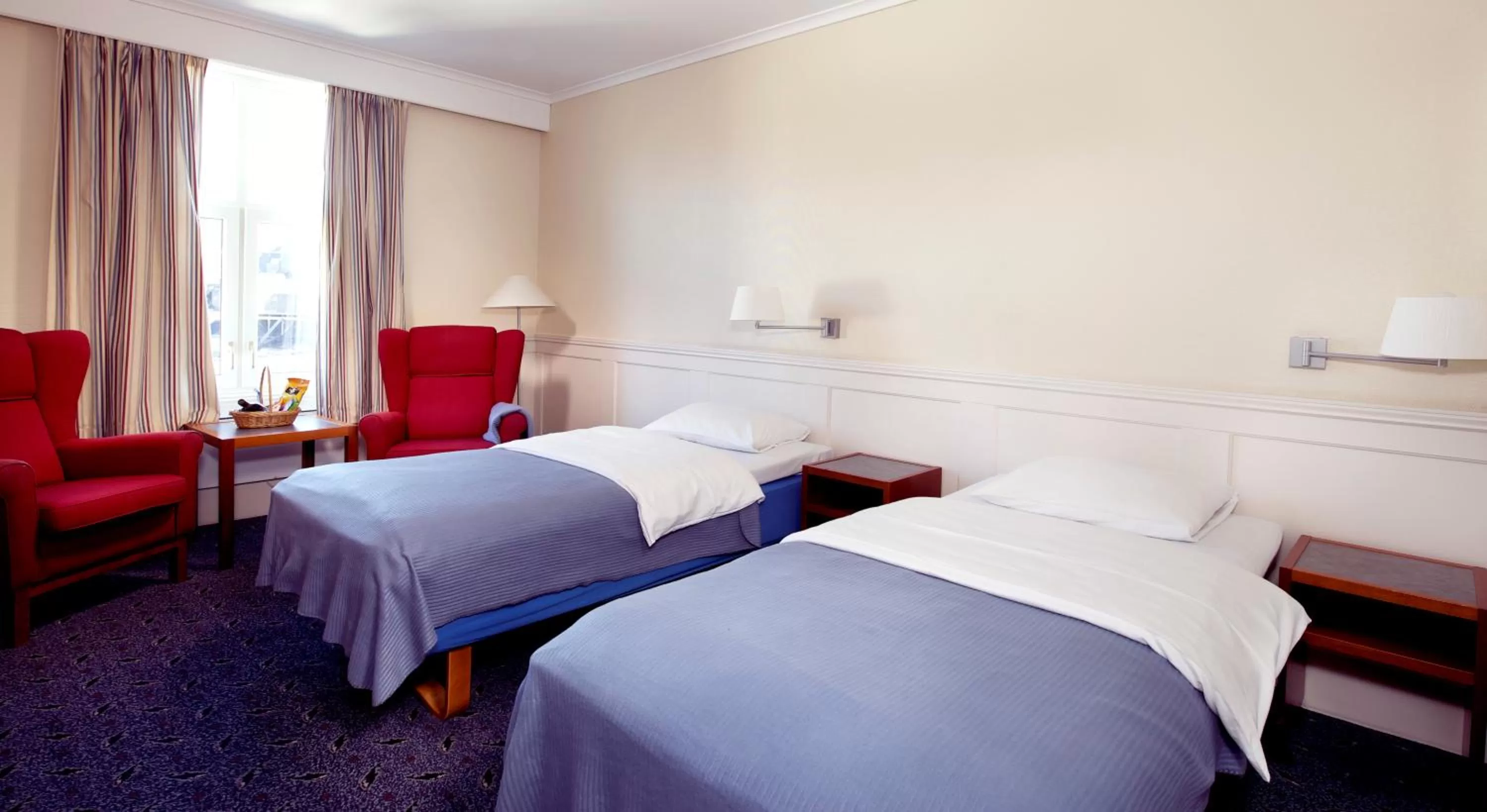 Compact Twin in Home Hotel Atlantic