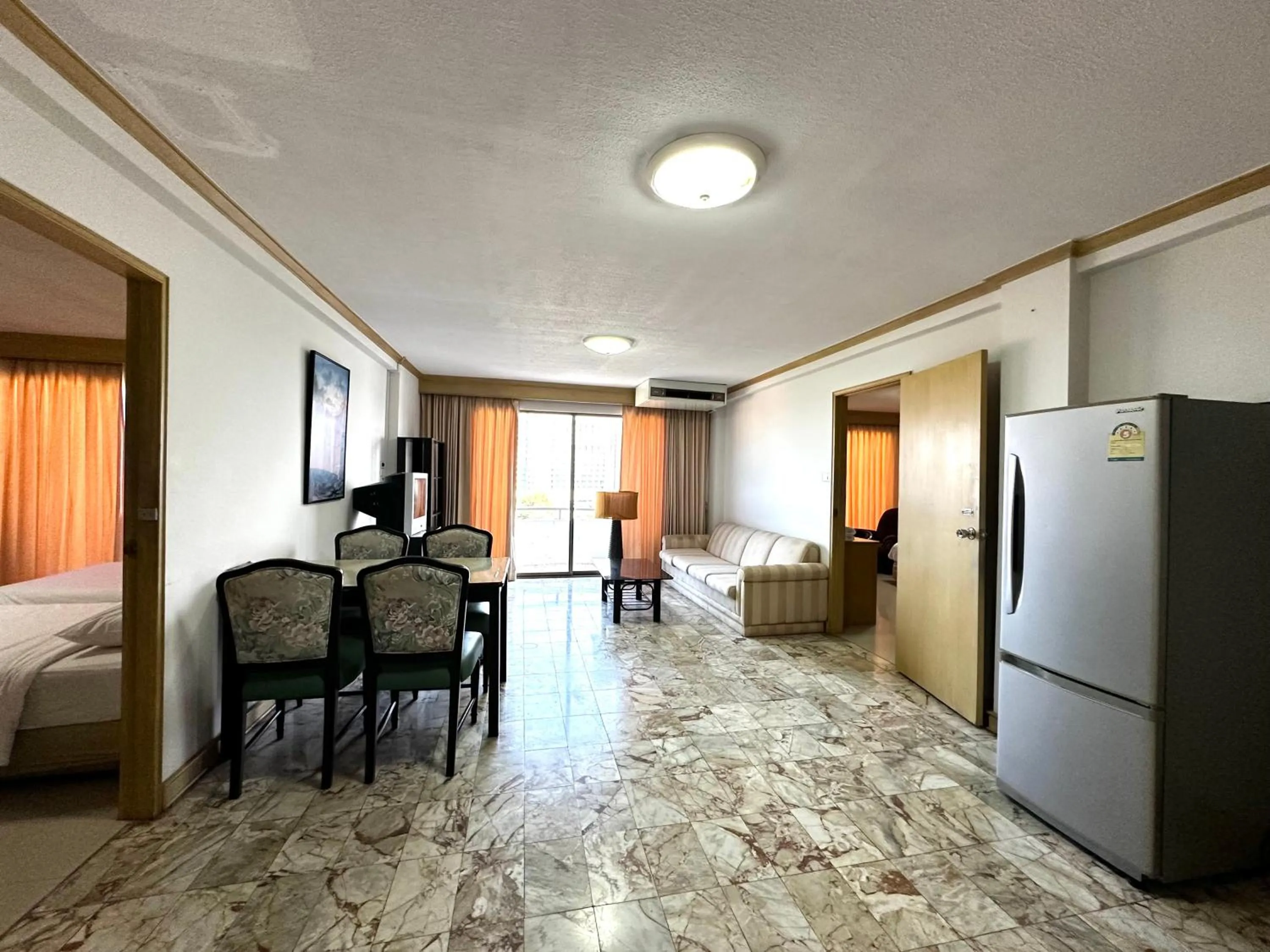 Two-Bedroom Suite in Garden Paradise