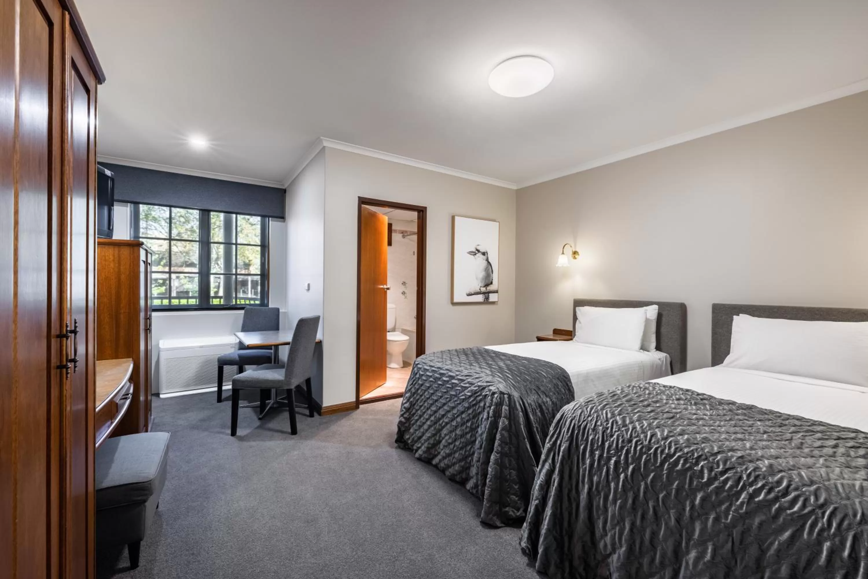 Standard Twin Room in Adelaide Inn