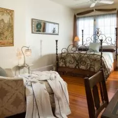 King Room with Balcony in Casa de Suenos B & B