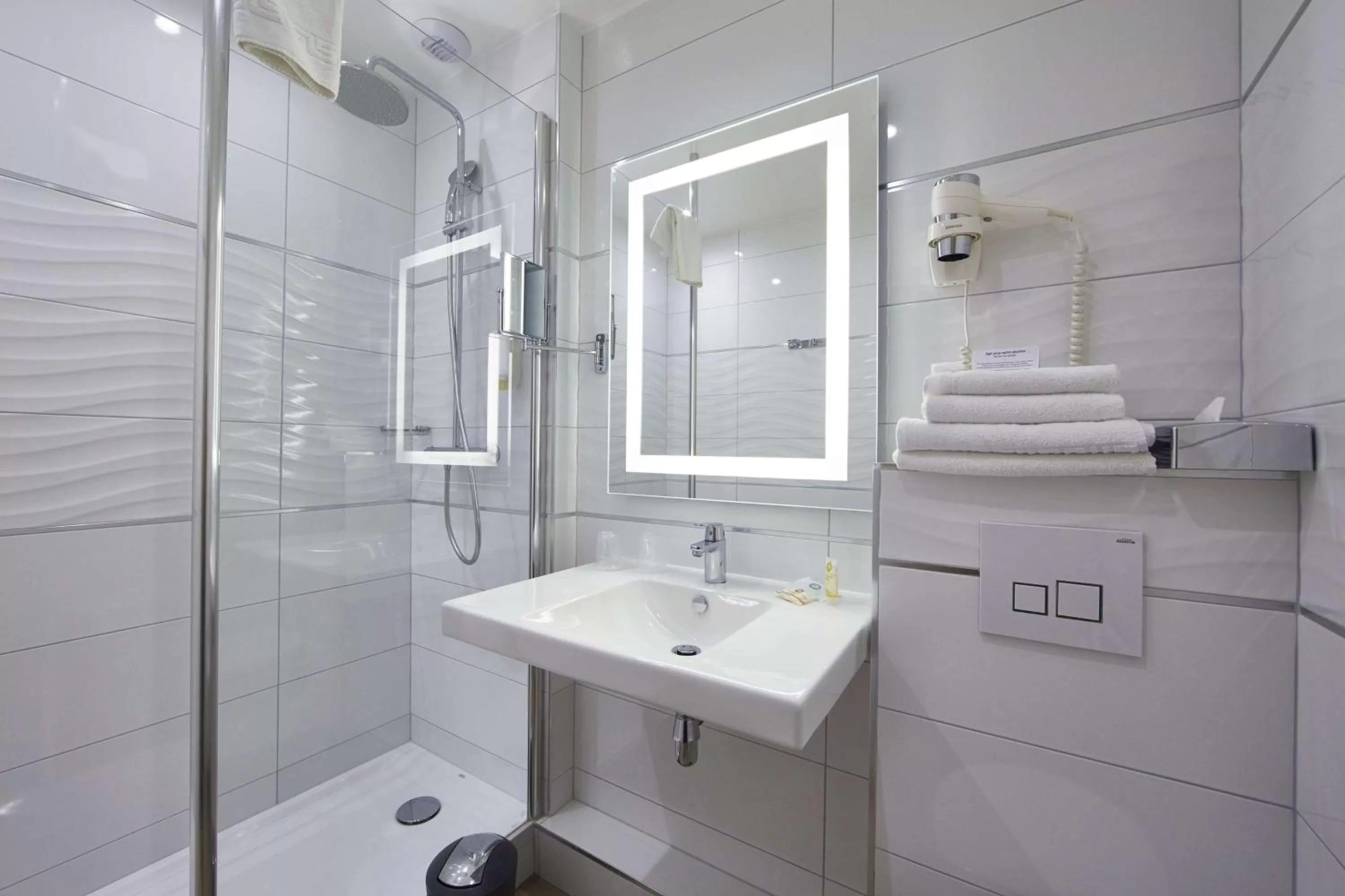 Suite with Double Bed in Best Western Plus Au cheval Blanc à Mulhouse