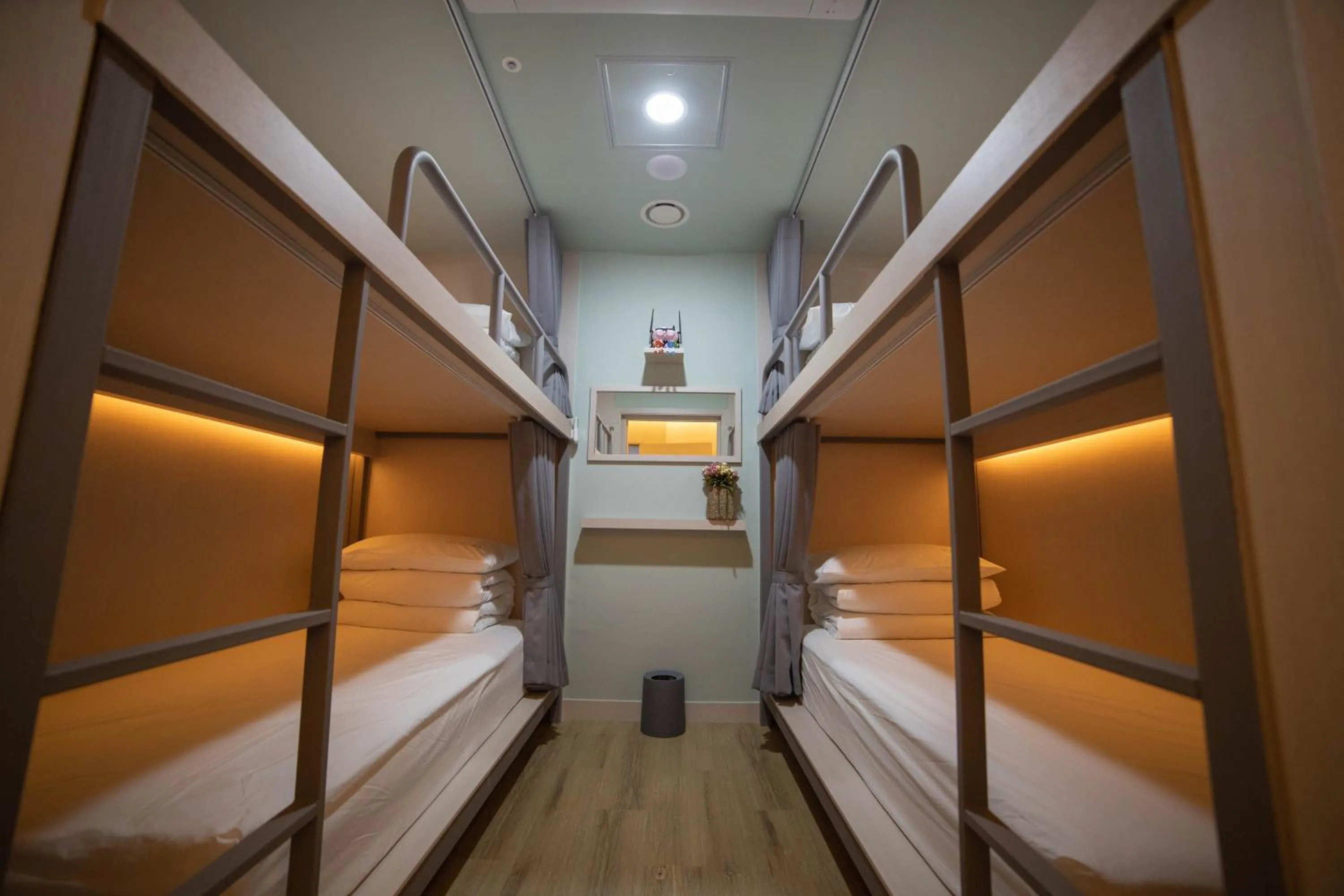 Bed in 4-Bed Female Dormitory Room in Calistar Hotel