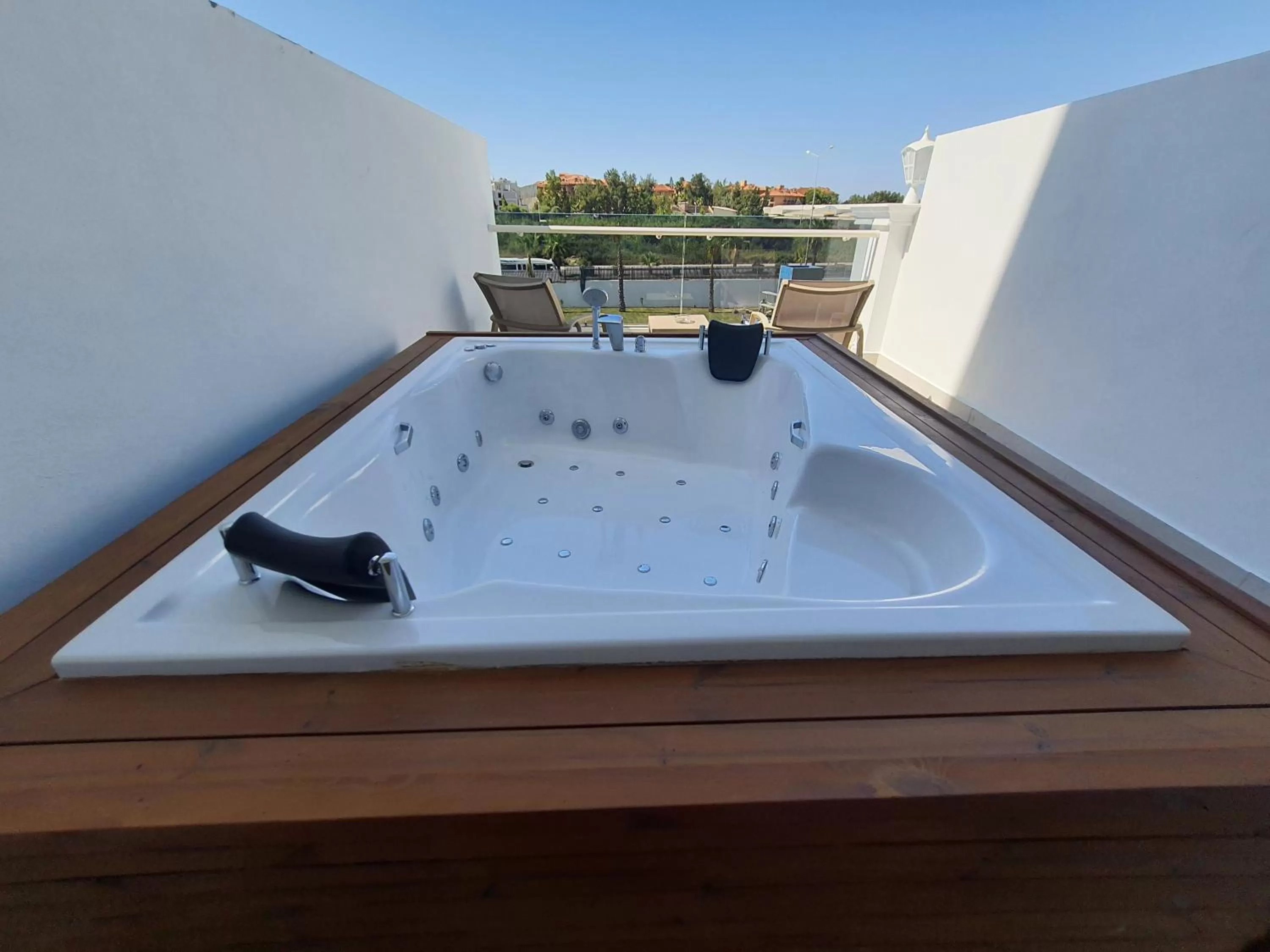 Deluxe King Room in Sunthalia Hotels & Resorts Ultra All Inclusive Adults Only Party Hotel