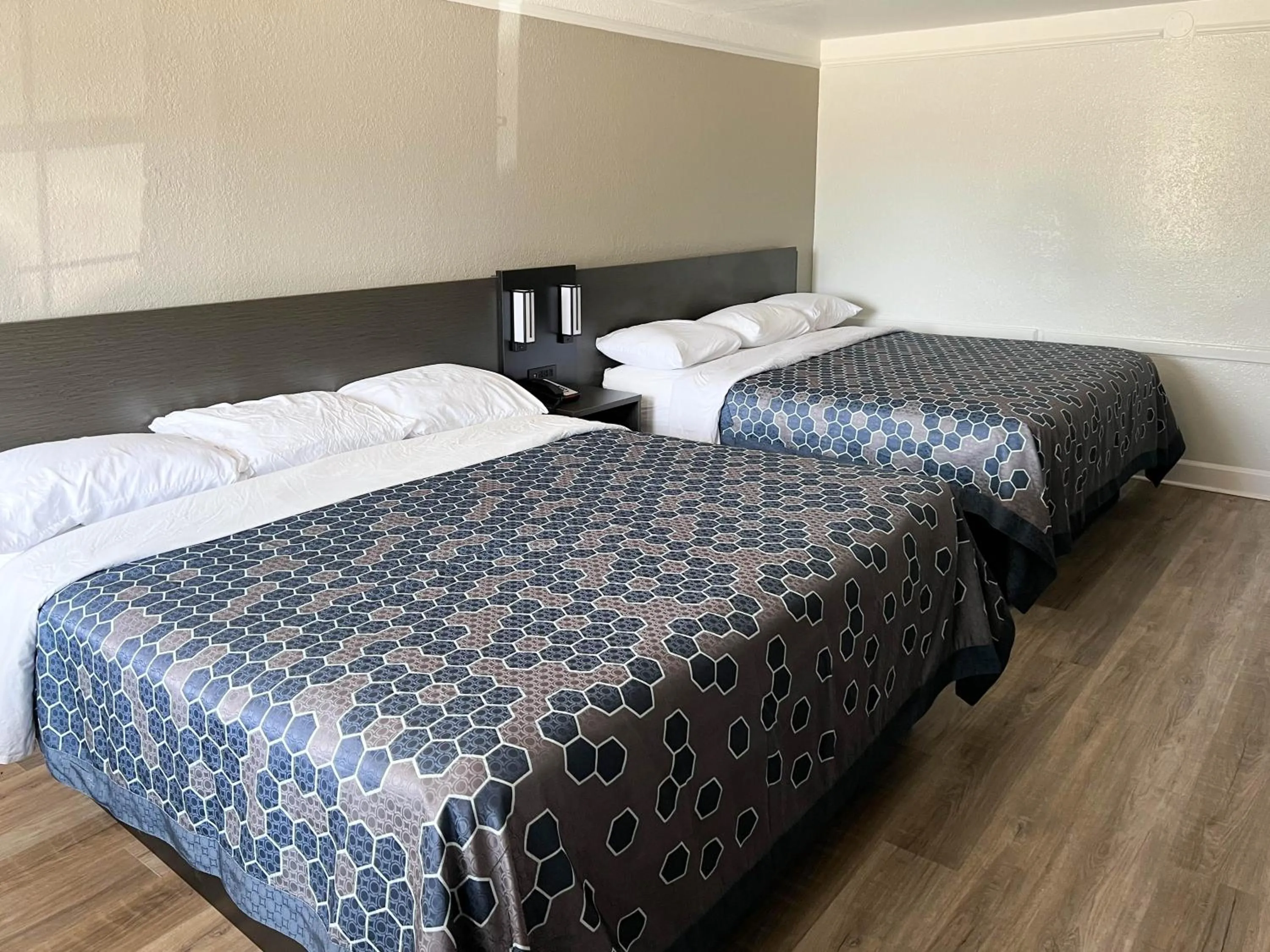 Quadruple Room in Motel 6-Monroe, LA