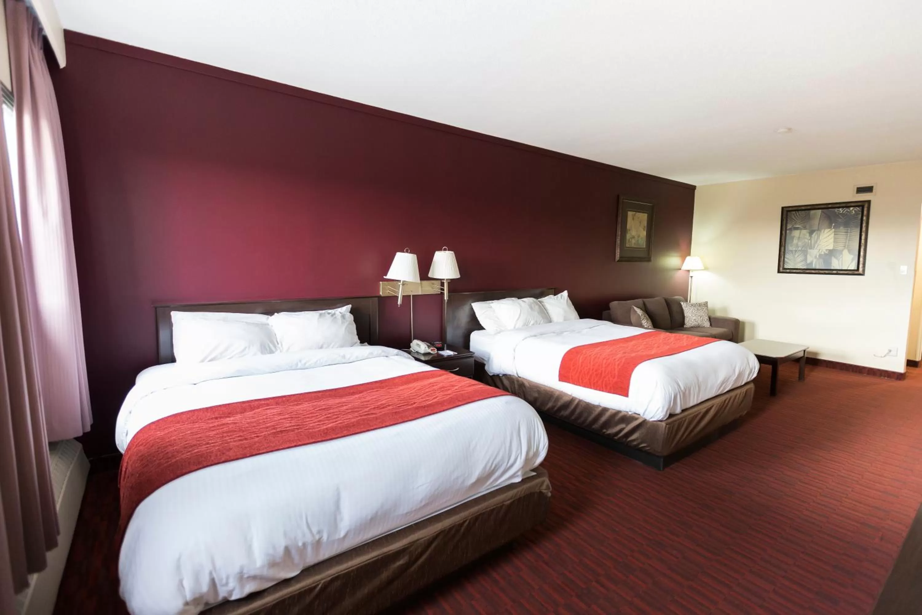 Queen Room with Two Queen Beds and Kitchenette in Argyll Plaza Hotel