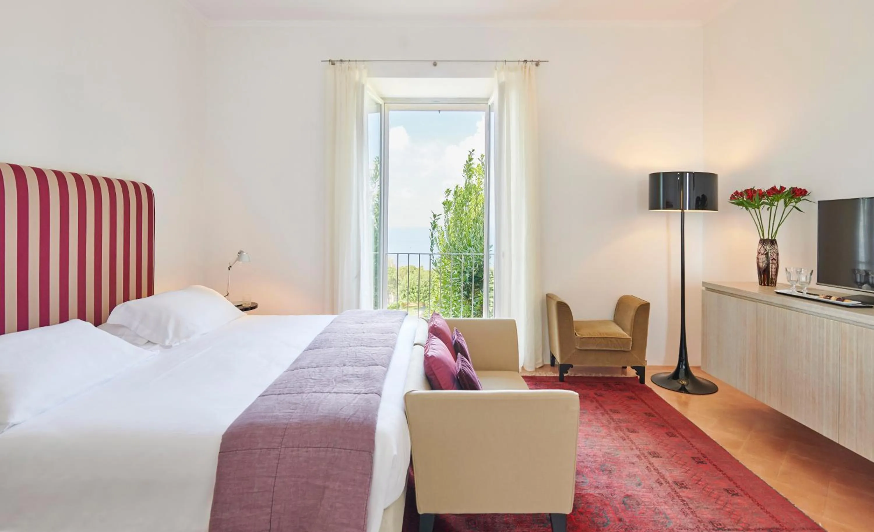 Deluxe Double Room in Villa Paola