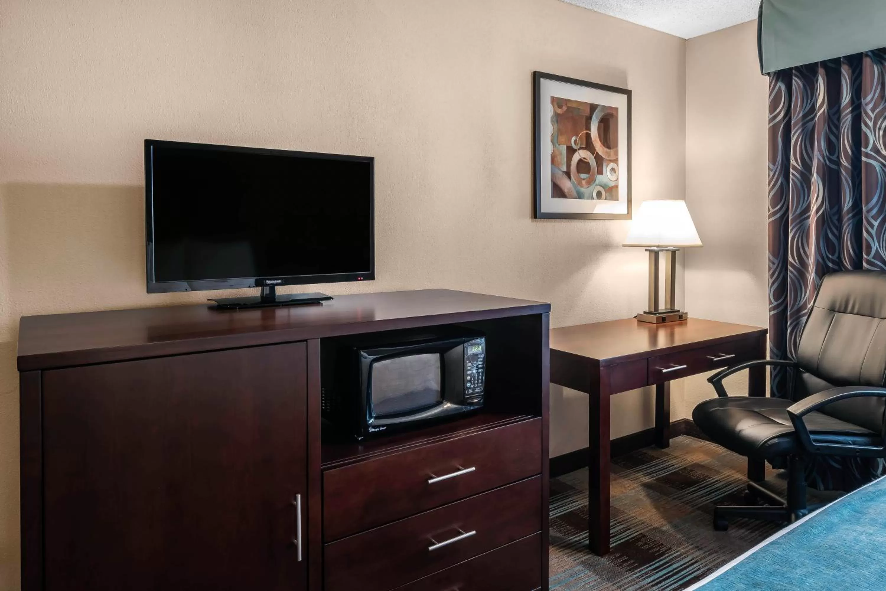 Budget Double Room in Oasis Inn Tacoma