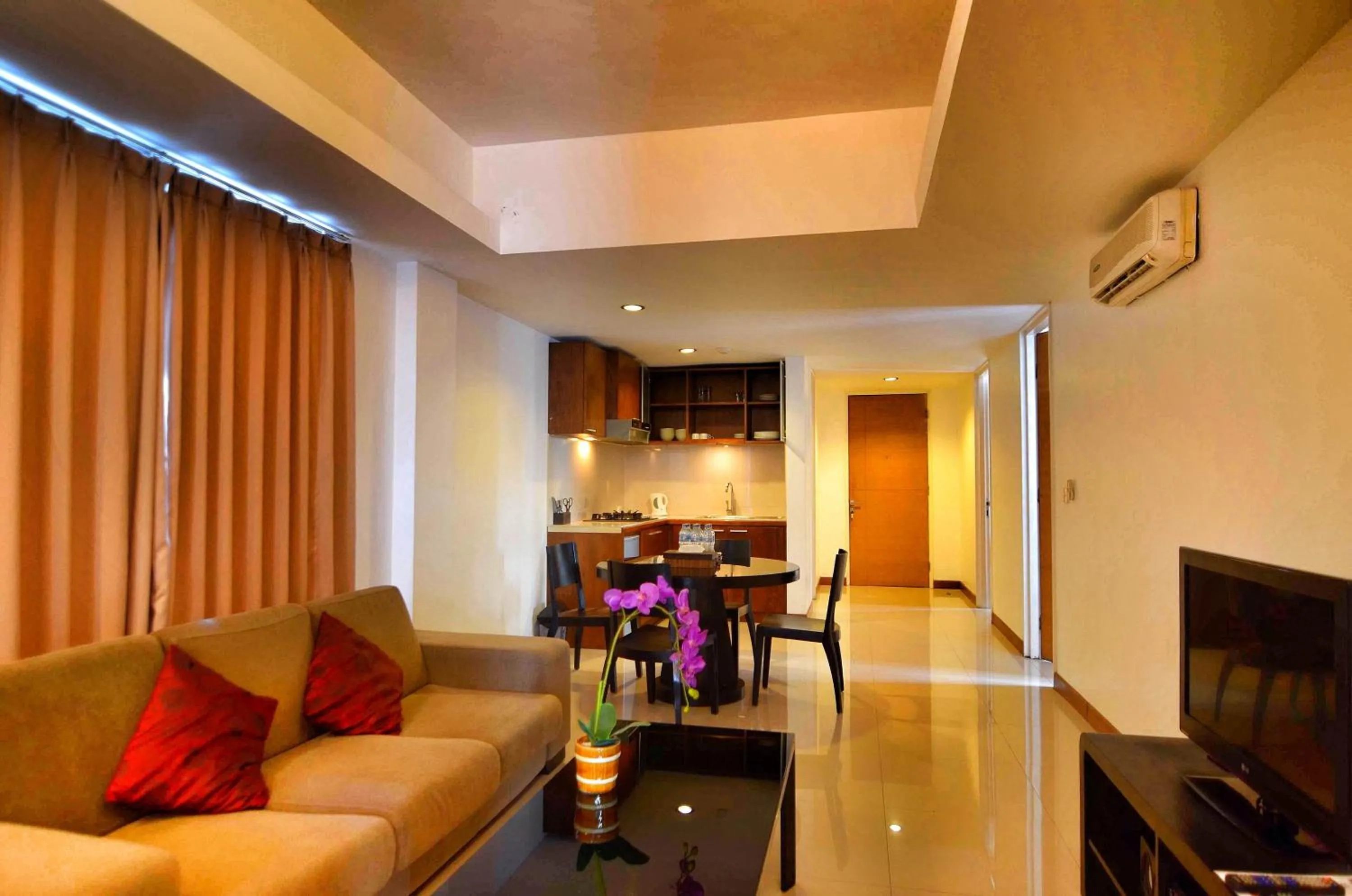 Three-Bedroom Apartment in Sunset Residence and Condotel