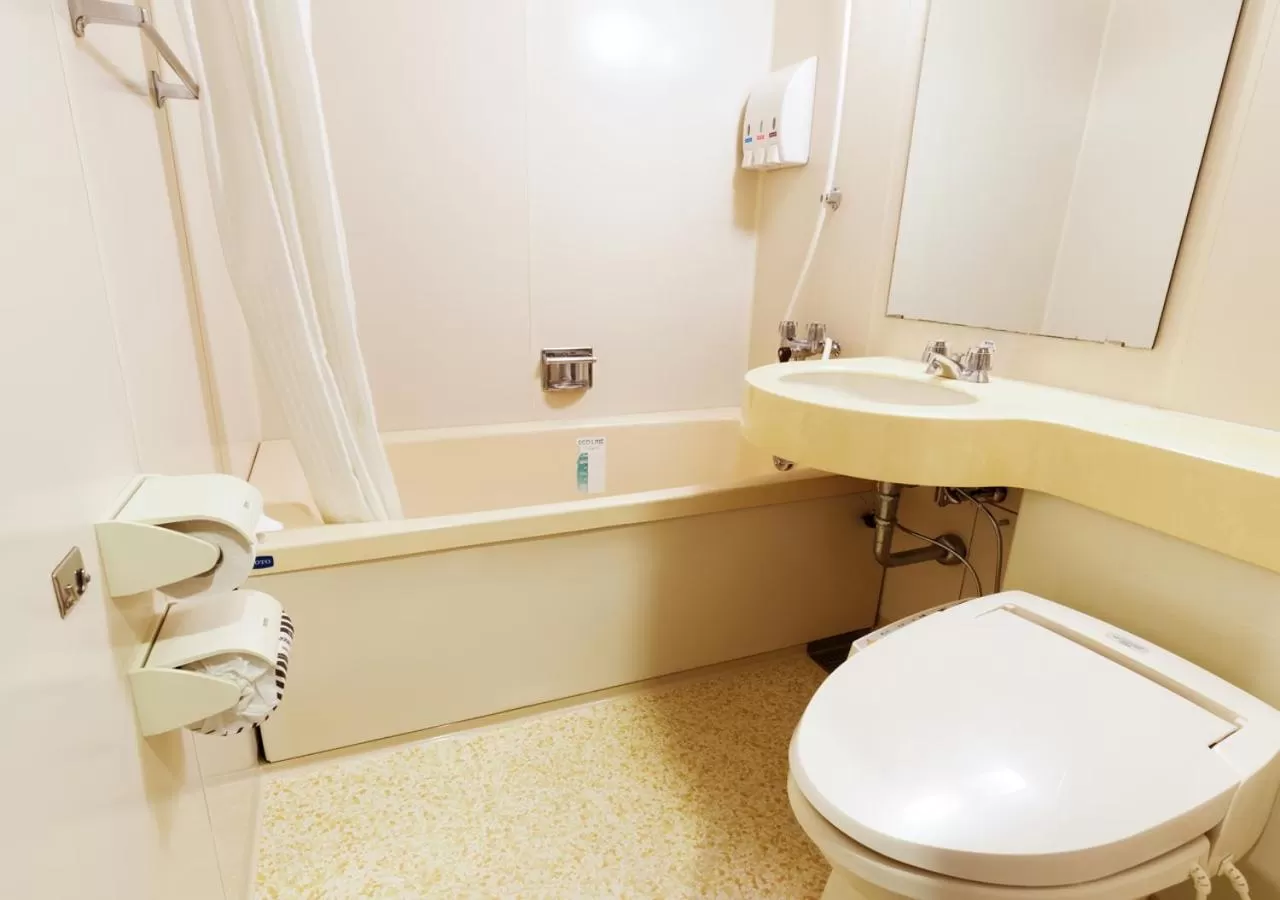 Twin Room - single occupancy - Smoking in APA Hotel Fukuoka Yukuhashi Ekimae