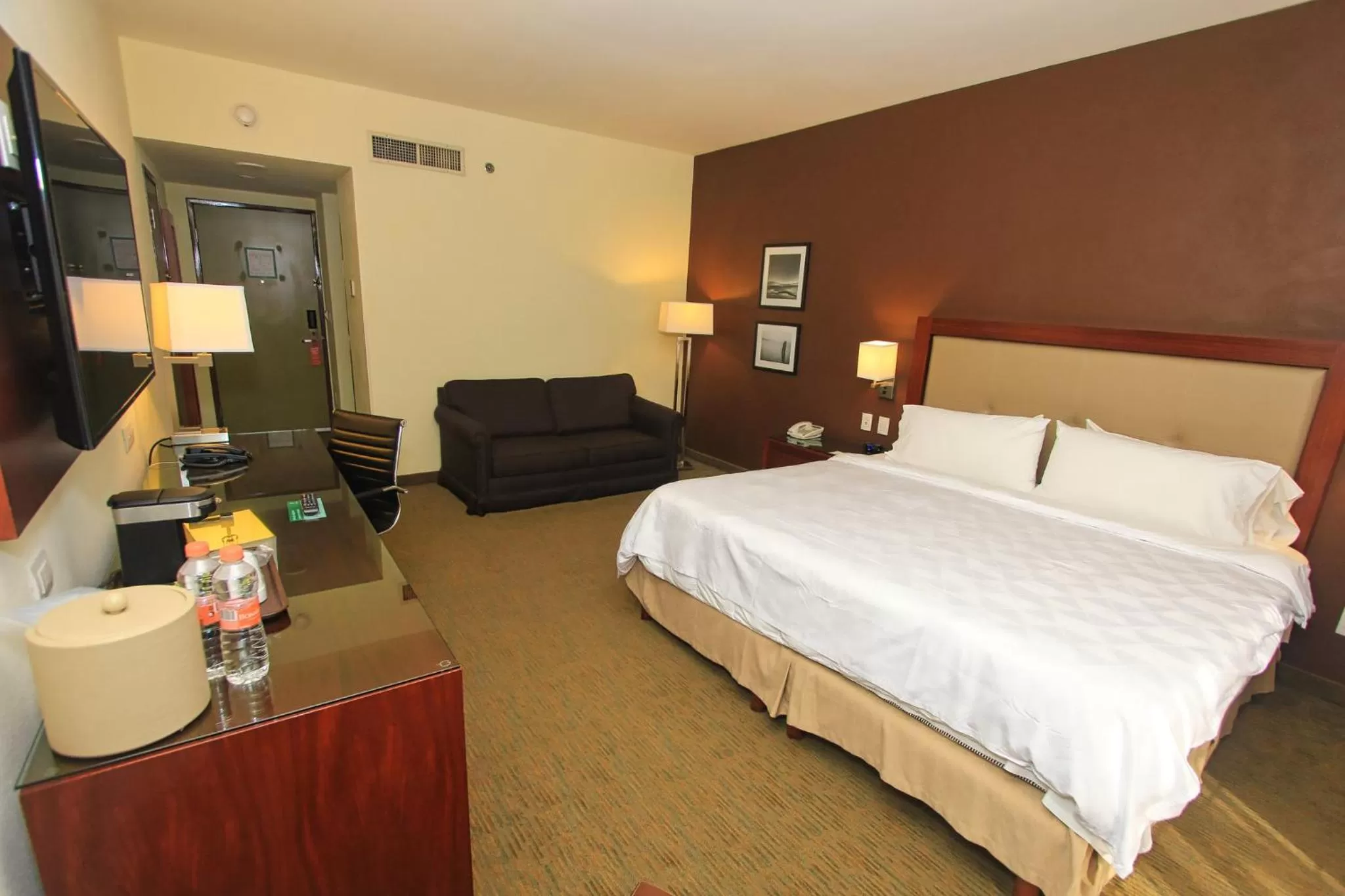 Standard King Room in Holiday Inn Leon by IHG