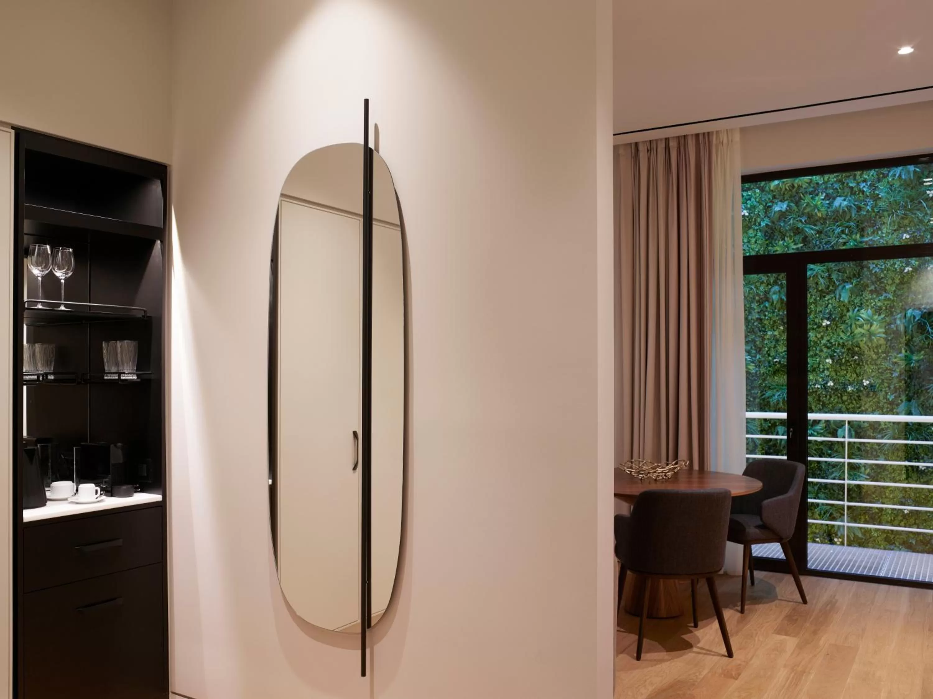  Classic Family Room  in xenodocheio Milos