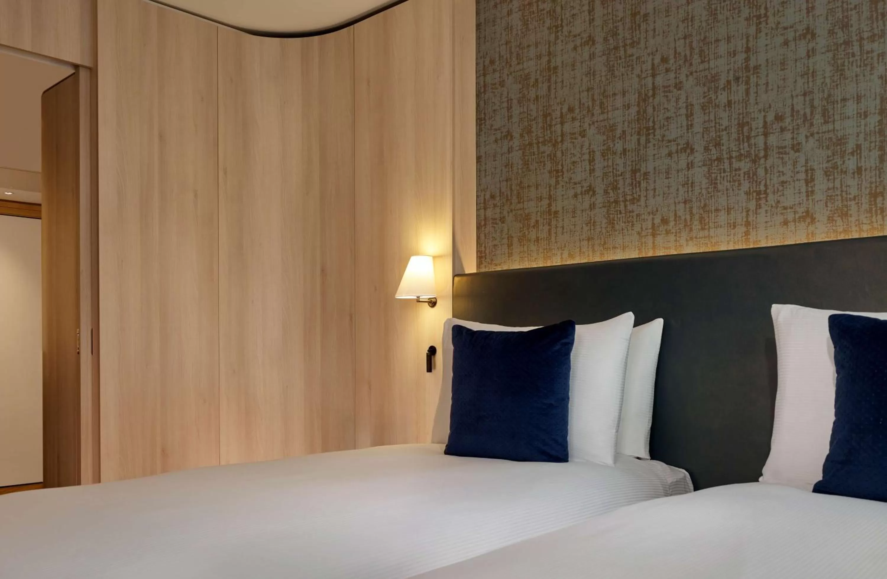 Twin Room in The Westminster London, Curio Collection by Hilton