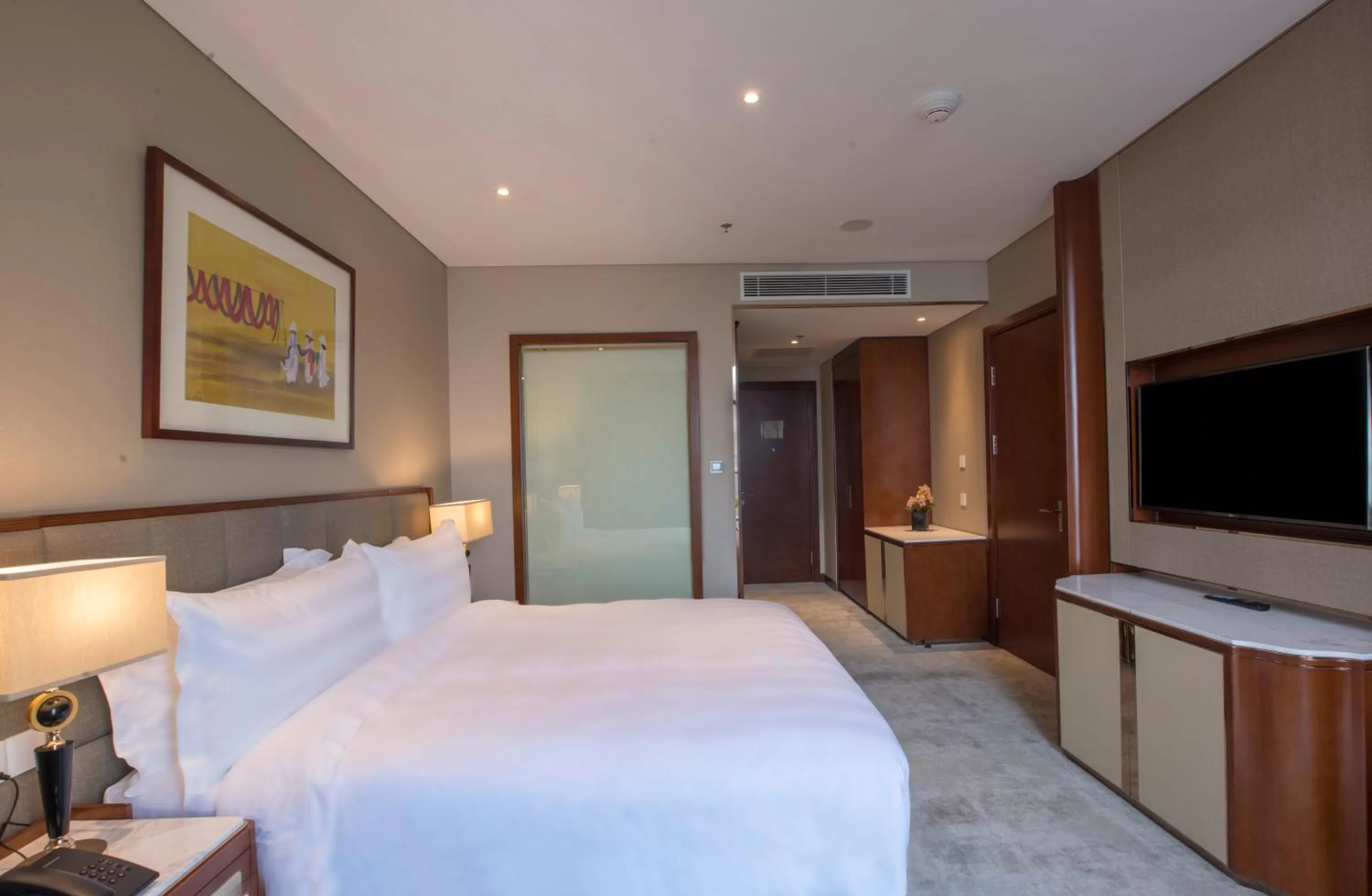 Deluxe King Room - Non-Smoking in Wyndham Garden Hanoi