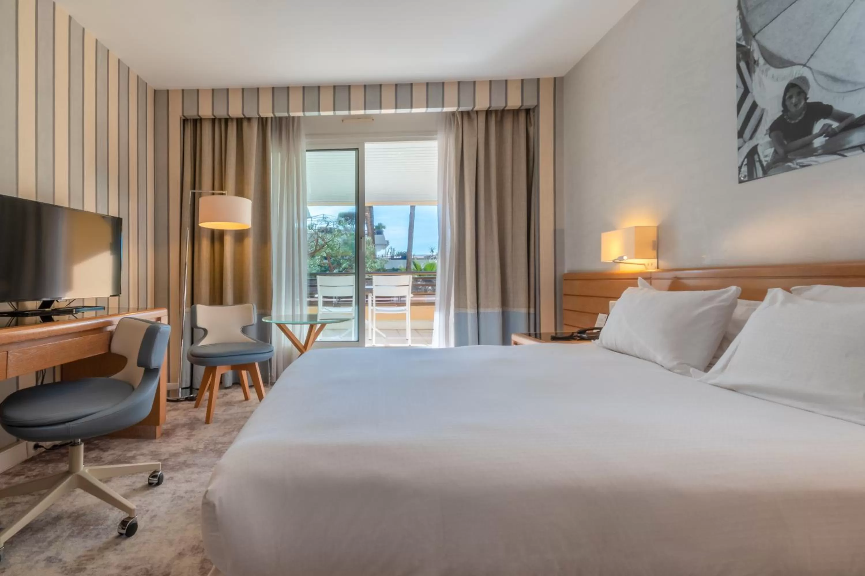 Premium Double Room with Balcony and Garden View in Holiday Inn Nice - Port St Laurent by IHG