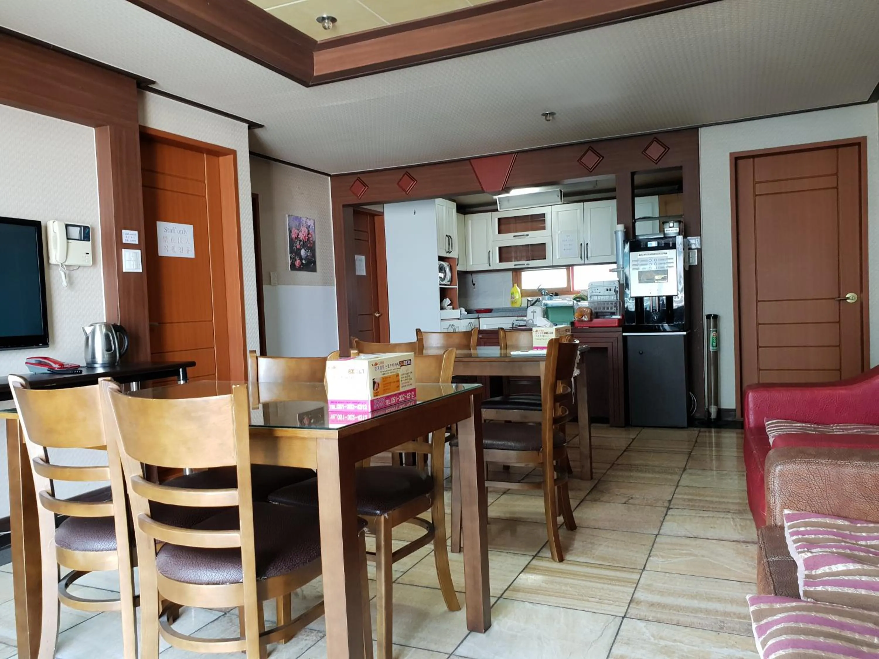 Plus Motel