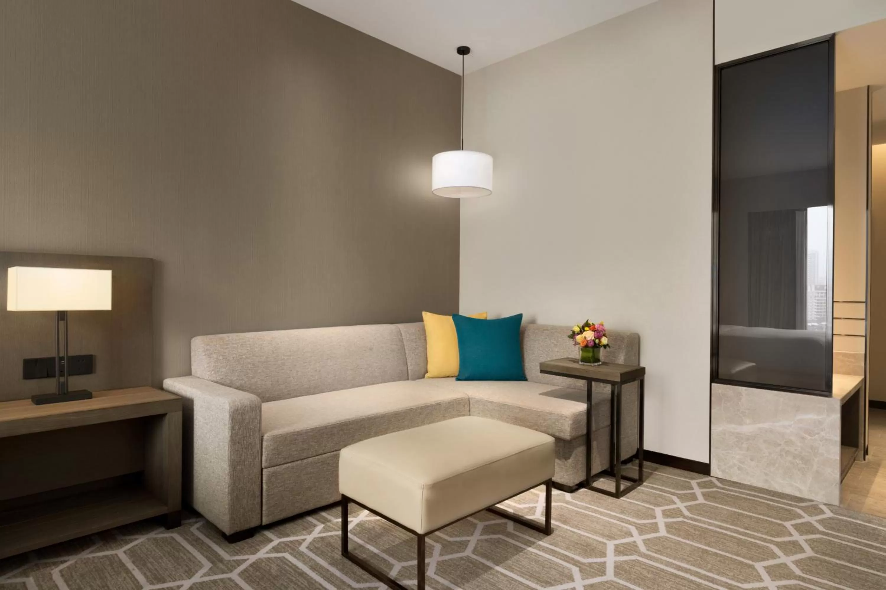 King Room with Sofa Bed and River View in Hyatt Place Zhuhai Jinshi