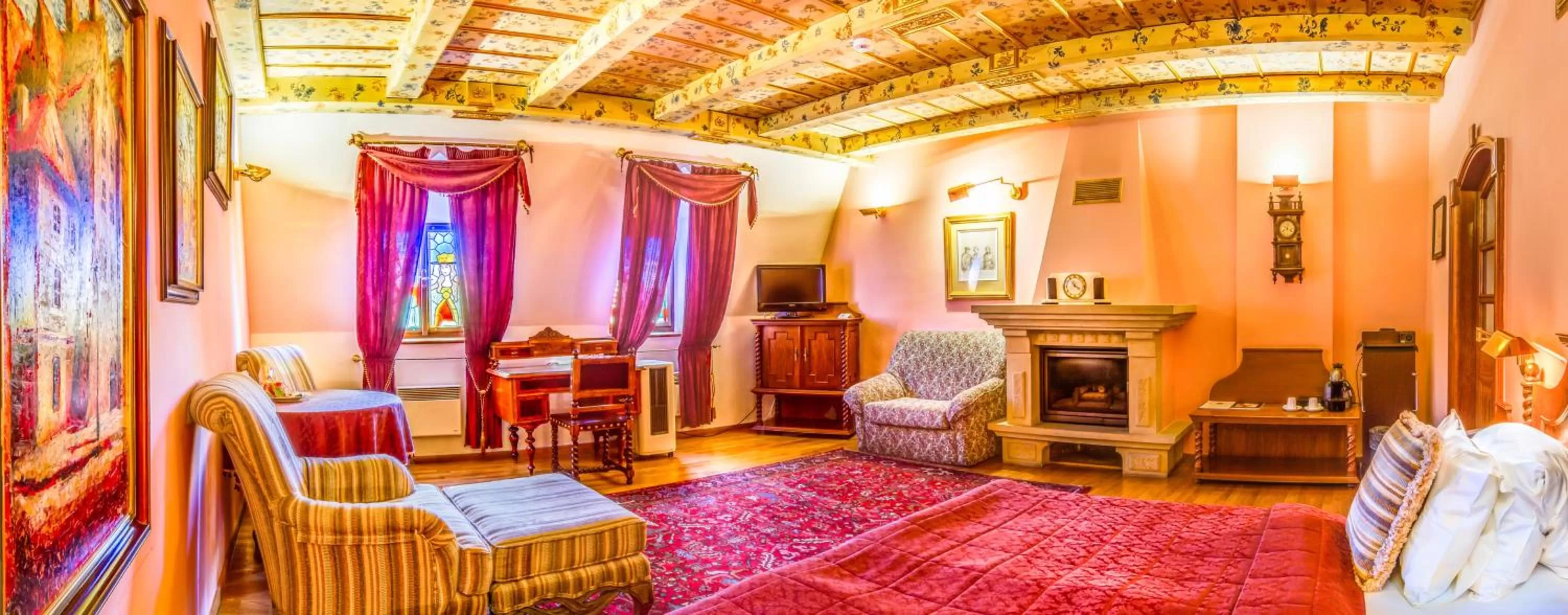 Junior Suite with Fireplace in The King Charles