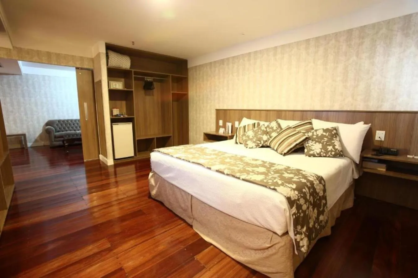 Deluxe King Suite in Taiwan Hotel