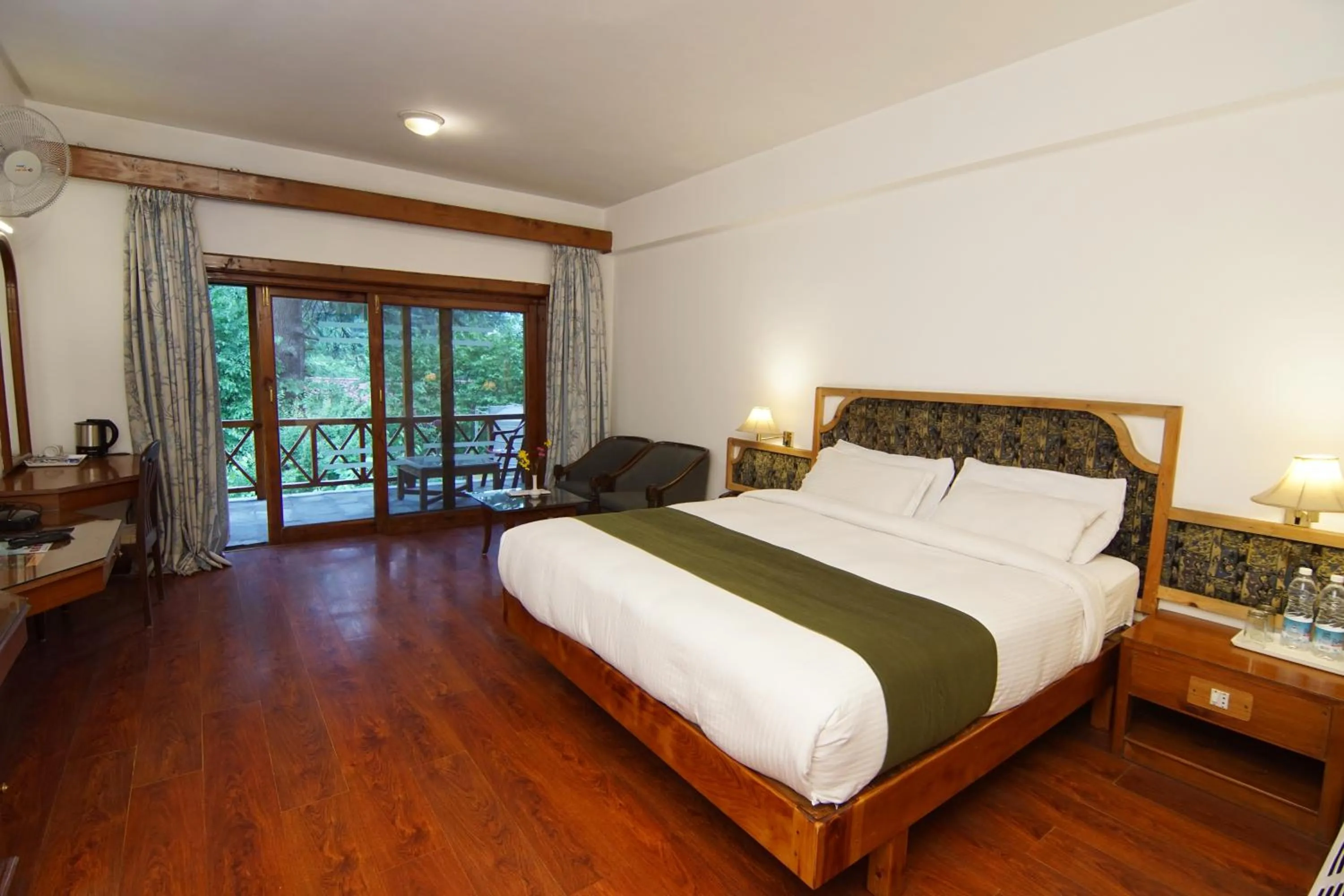 Deluxe Double Room with Balcony in Banon Resorts