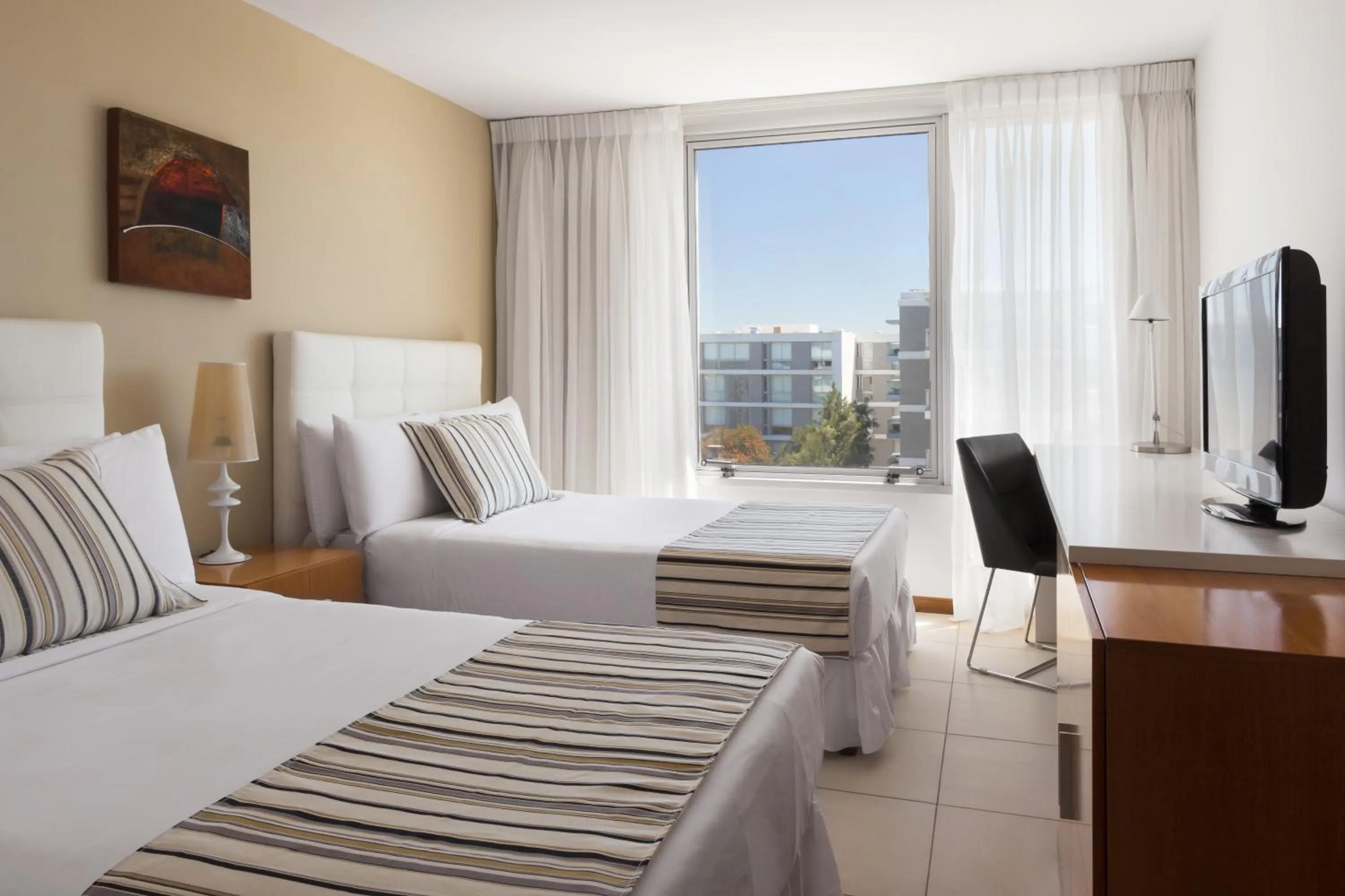 Deluxe Twin Room with City View in Real Colonia Hotel & Suites