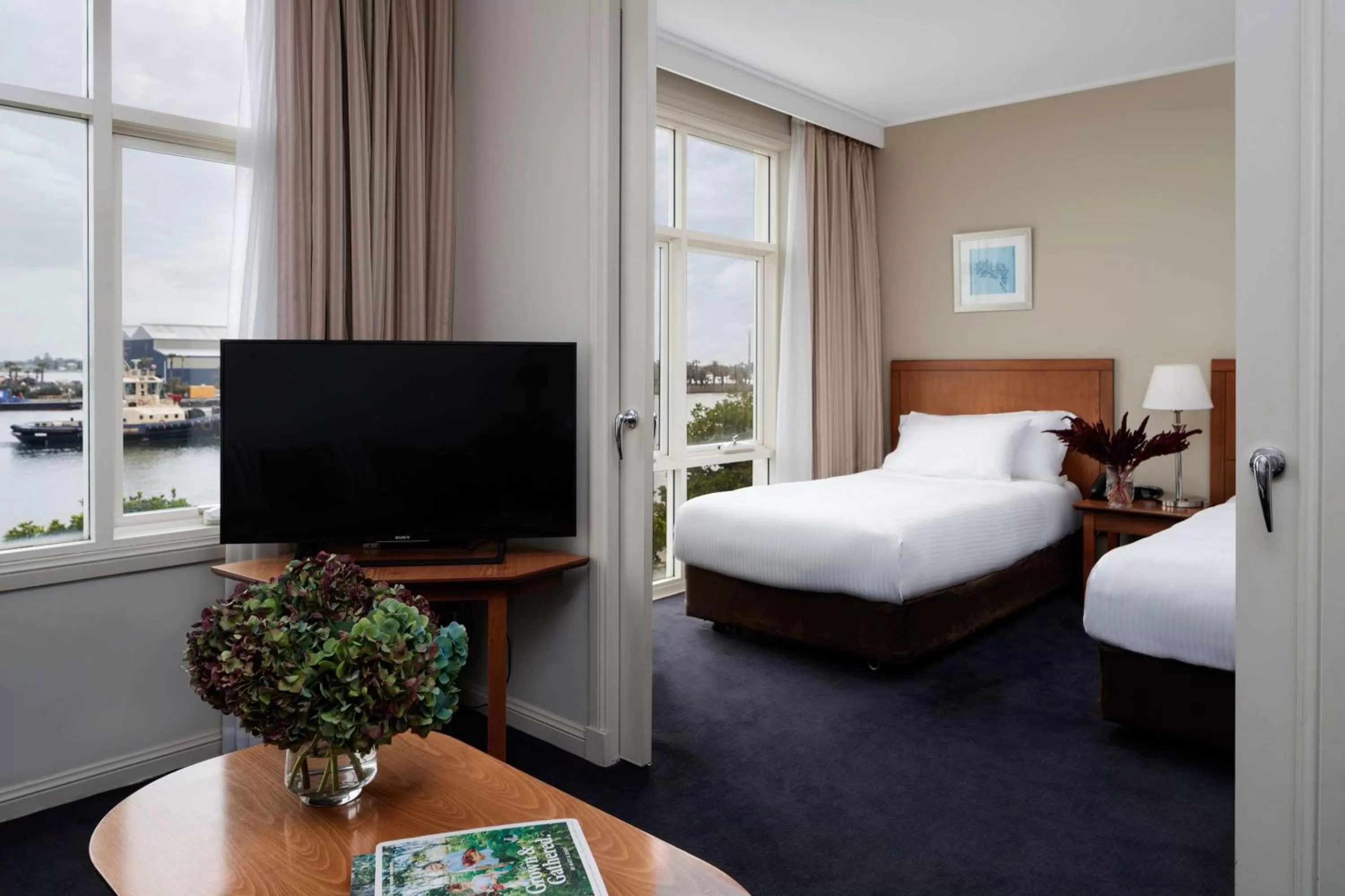 Twin Room with Harbor View in Rydges Newcastle