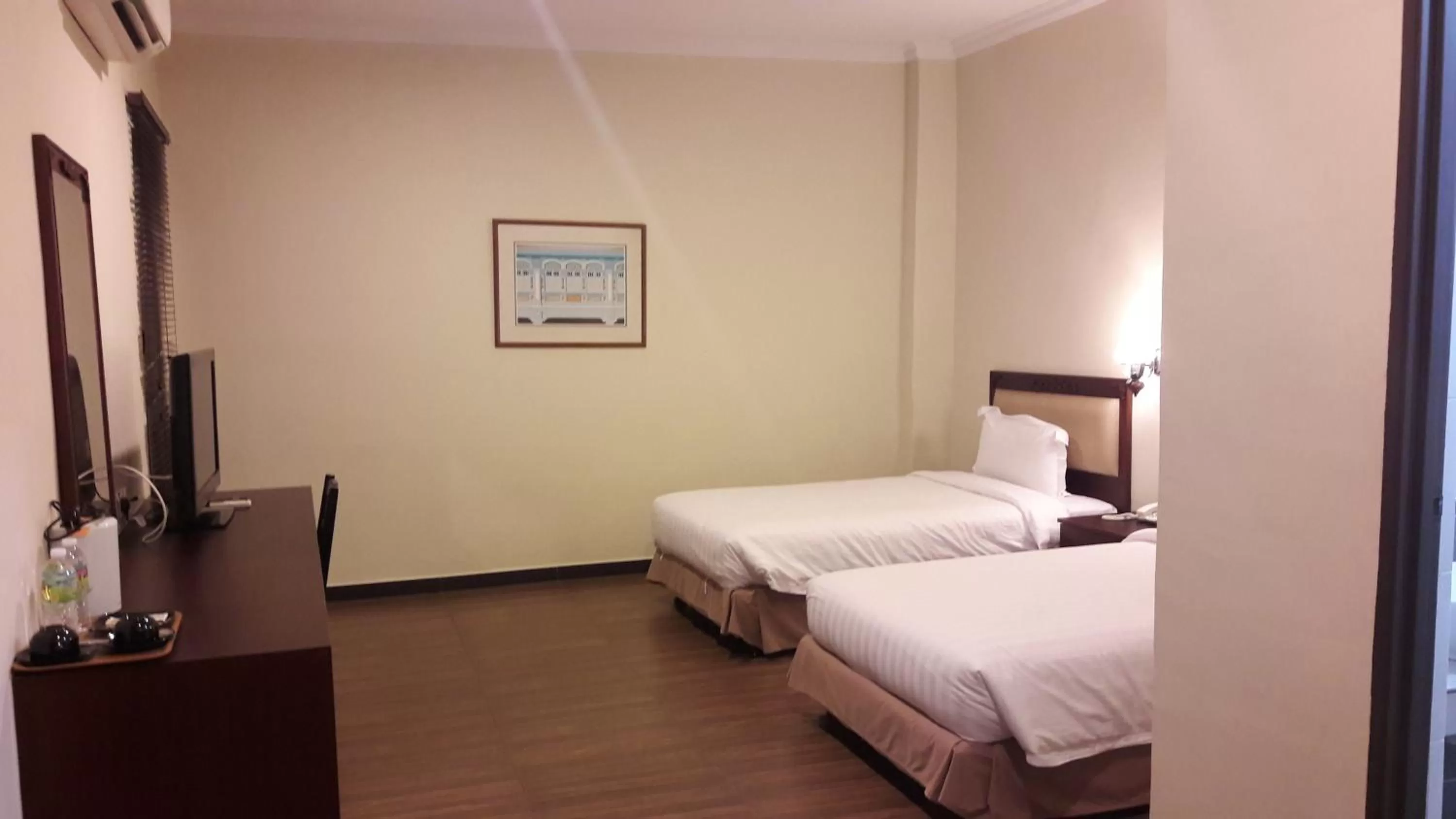 Twin Room with Bath in Cheng Ho Hotel