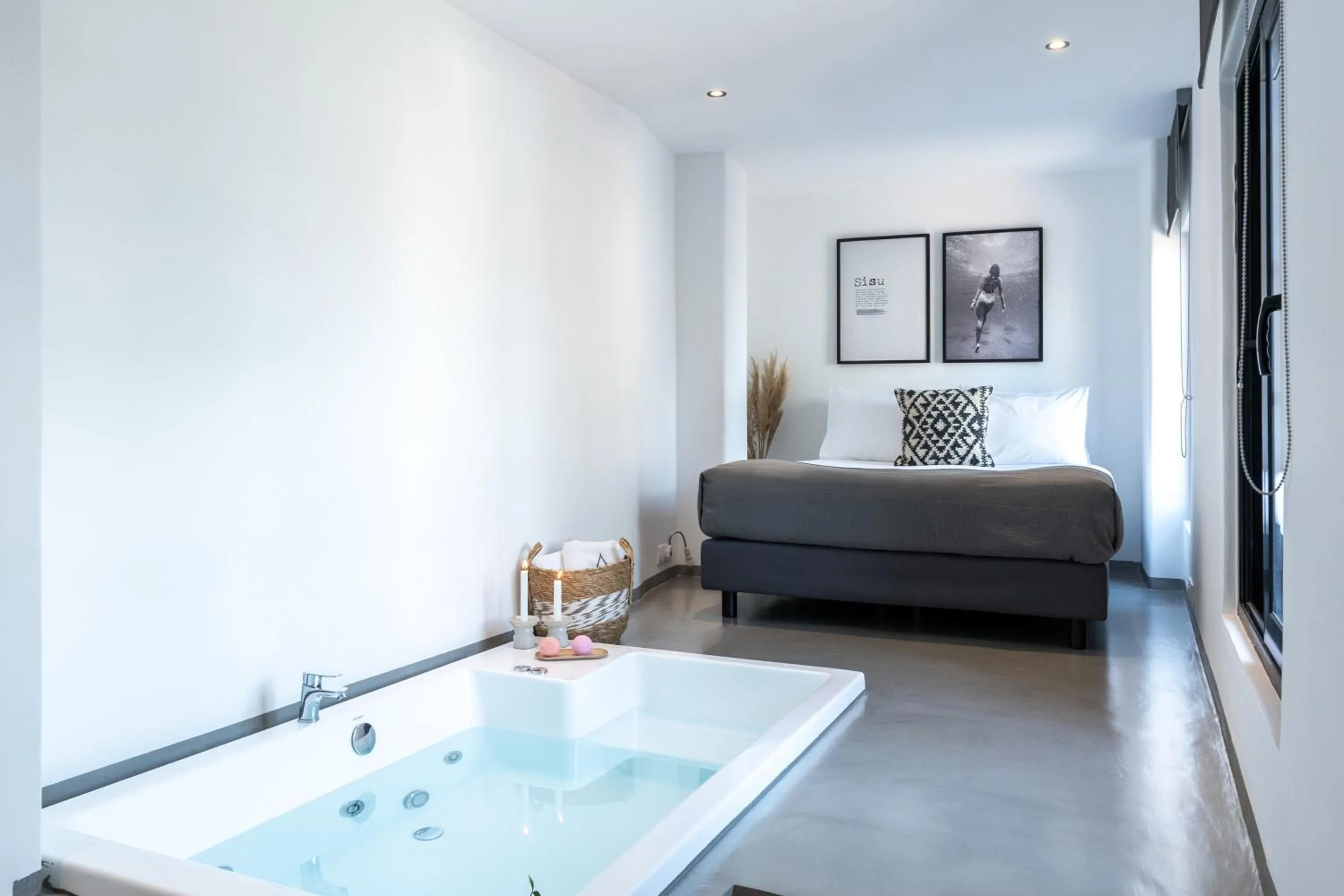 Double Room with Hot Tub in Melo Athens