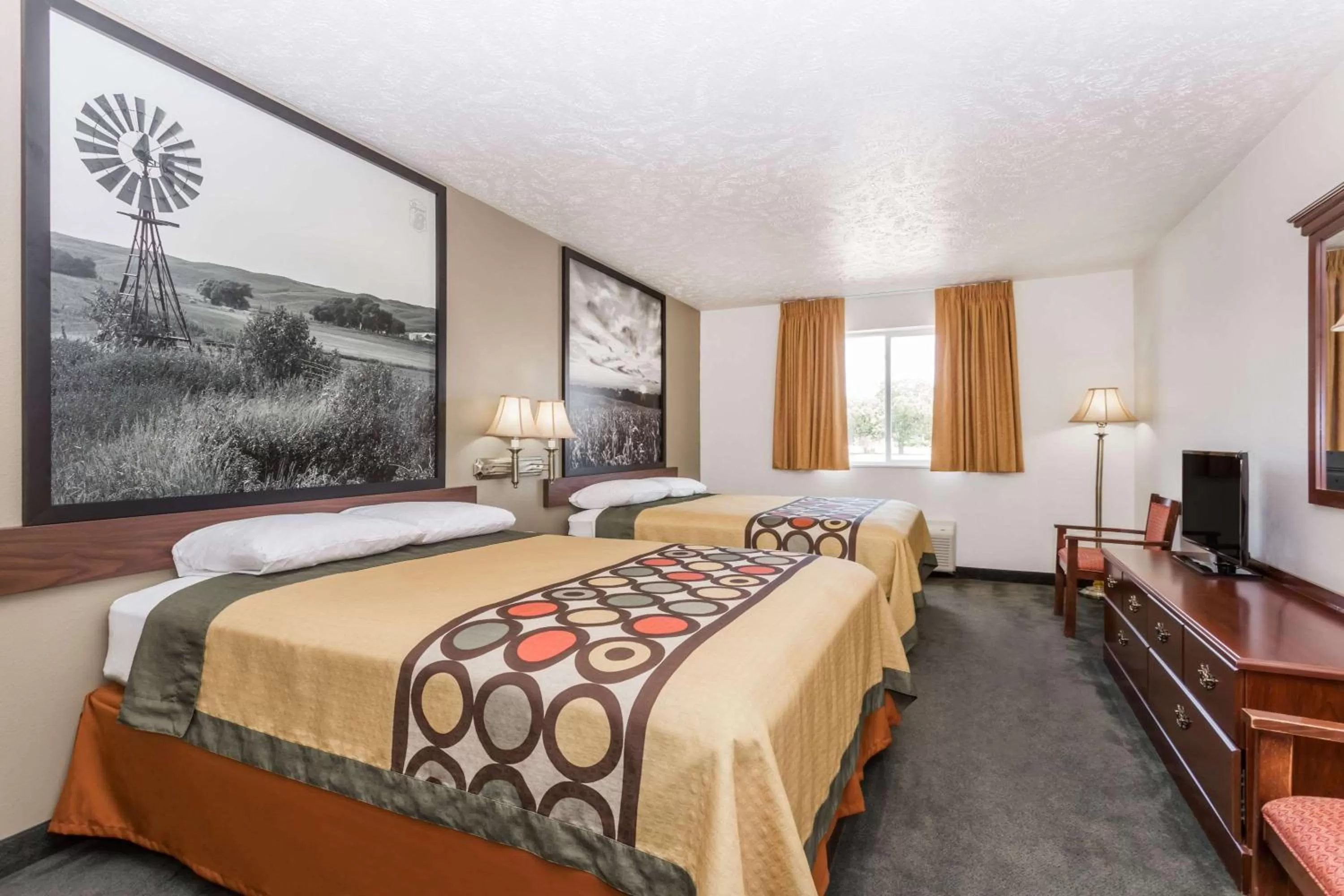 Queen Room with Two Queen Beds - Mobility Access/Non-Smoking in Super 8 by Wyndham Alma