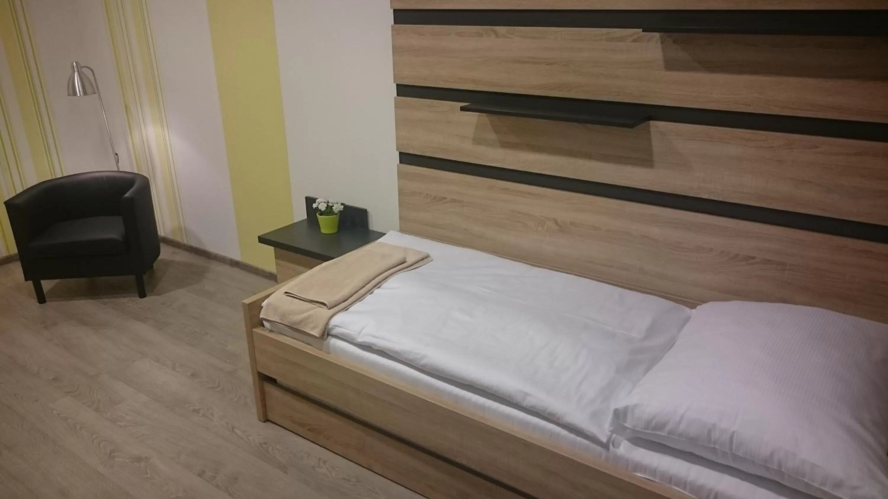 Twin Room with Extra Bed in TaM Autohof Malacky