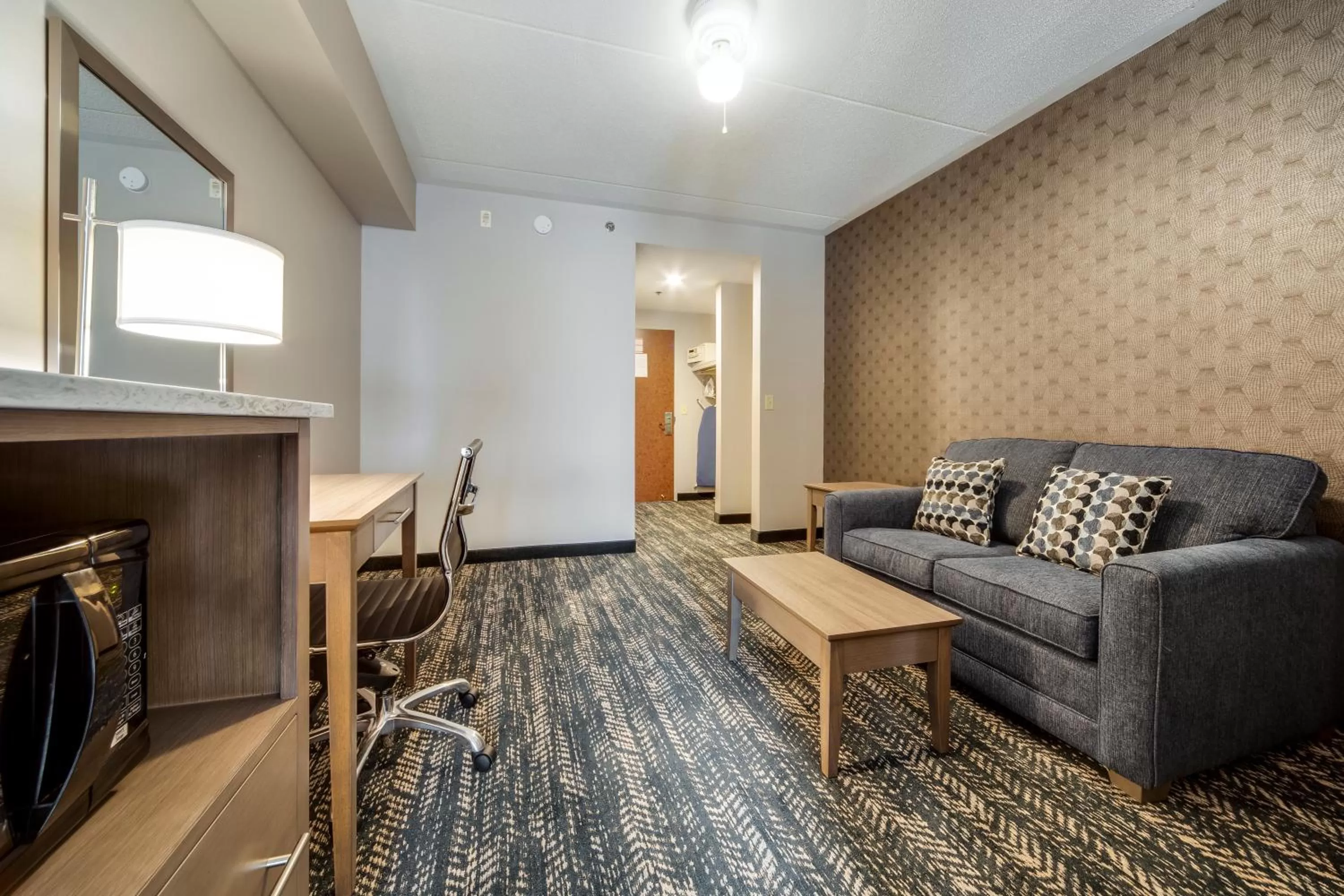 Queen Suite with Sofa Bed in Monte Carlo Inn Brampton