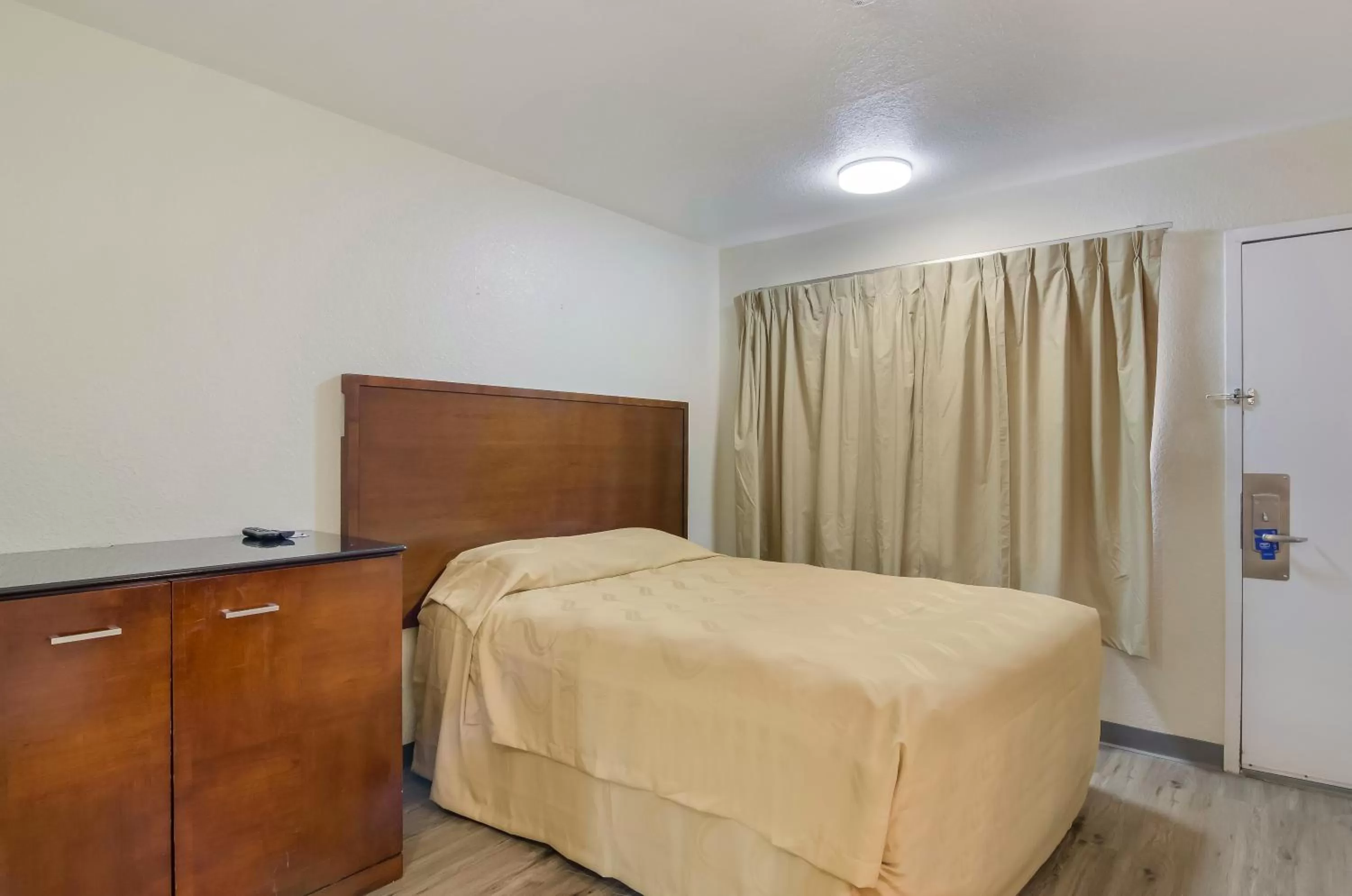 Double Room - Accessible/Non-Smoking in Rodeway Inn Greeley
