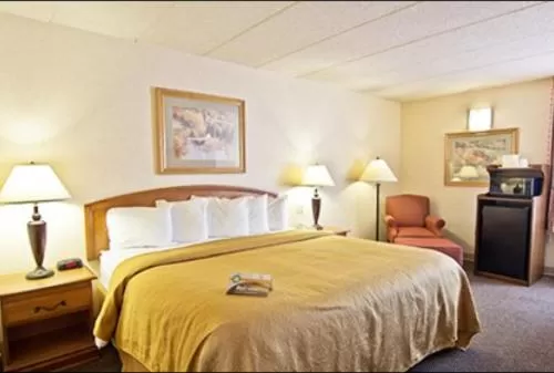 King Room - Non-Smoking in Quality Inn Chillicothe