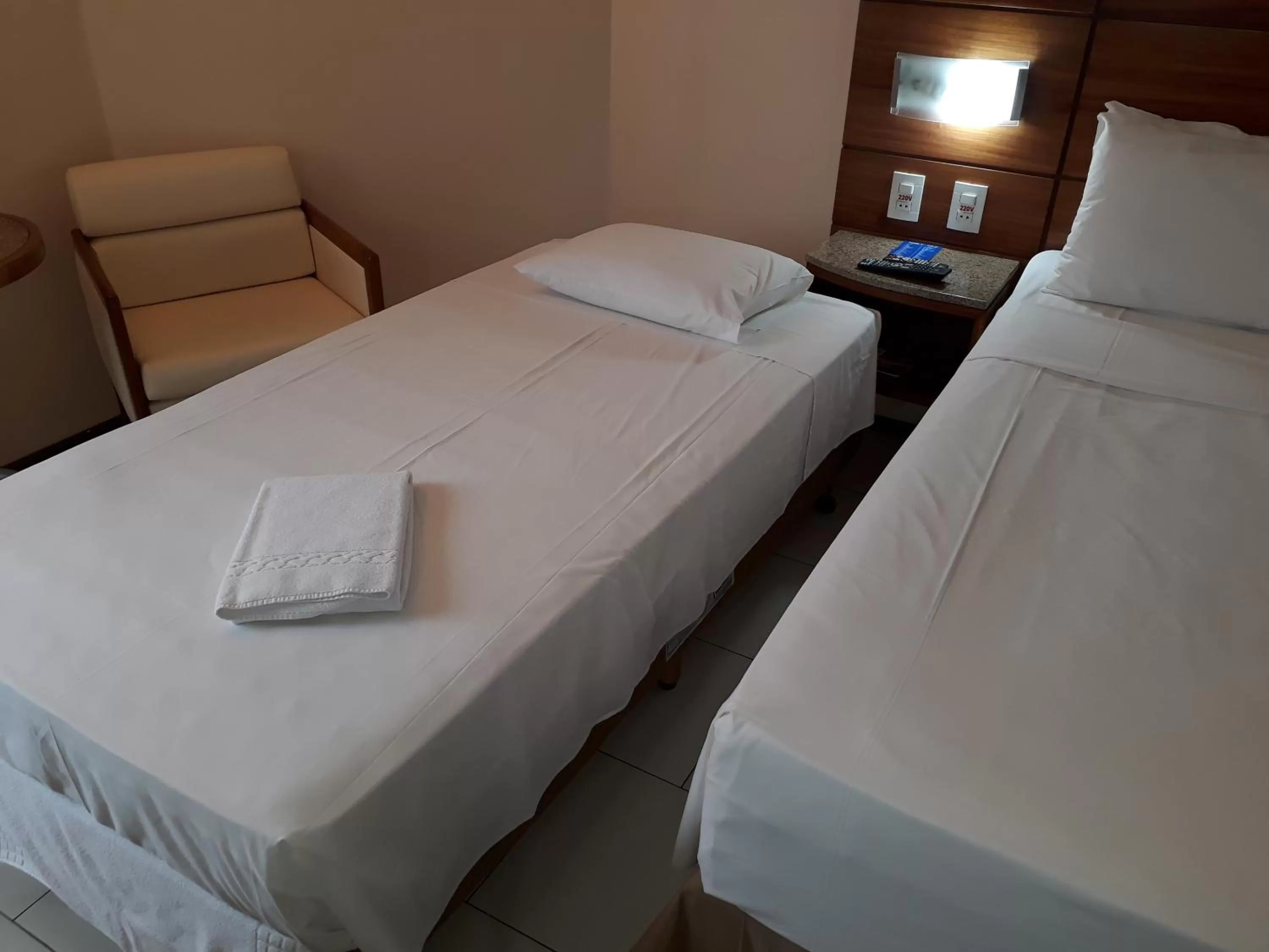 Double Room with Extra Bed in Hotel Princesa Louçã