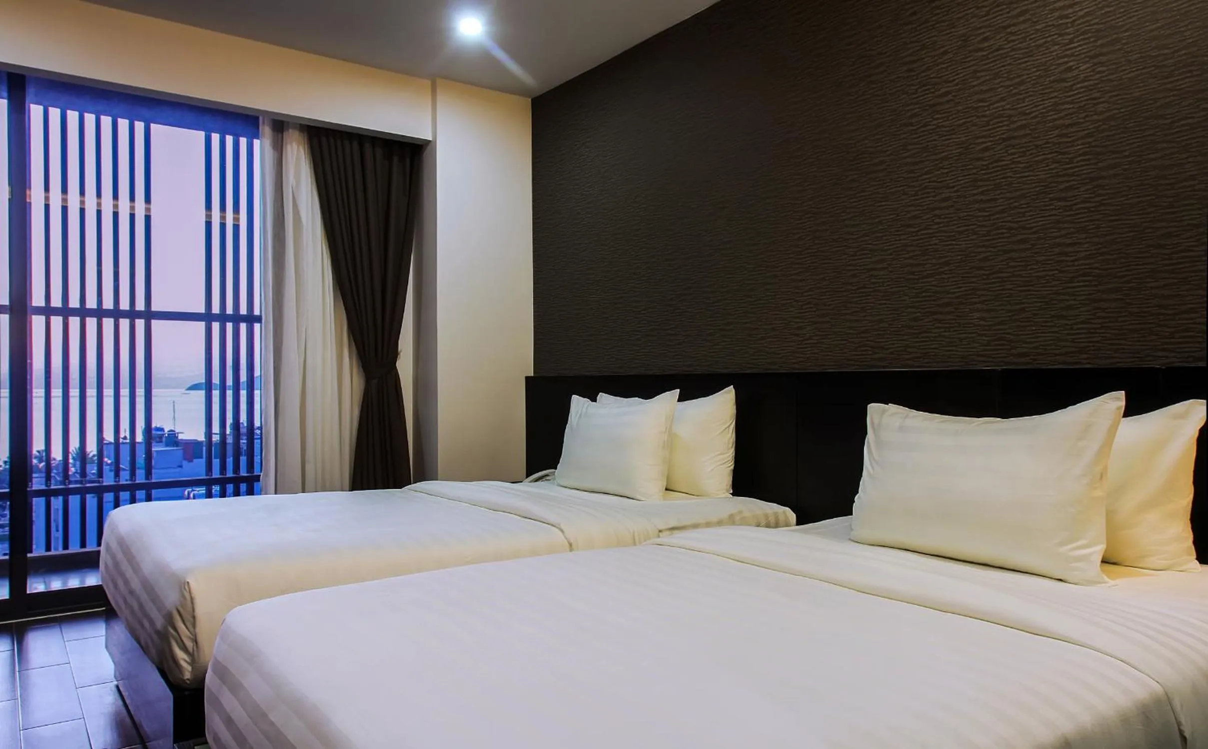 Deluxe Double or Twin Room with Balcony in Golden Hotel