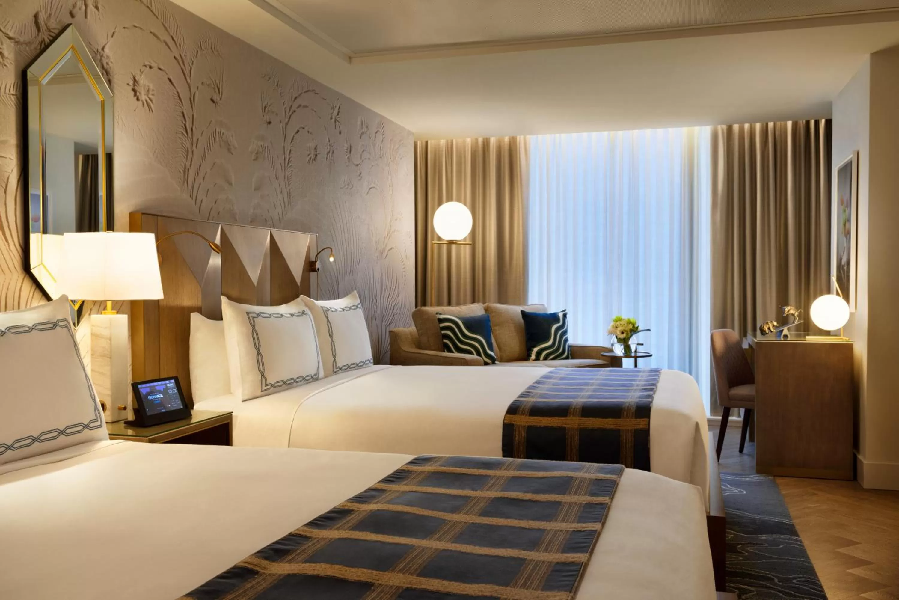 Superior Queen Room with Two Queen Beds in EXchange Hotel Vancouver