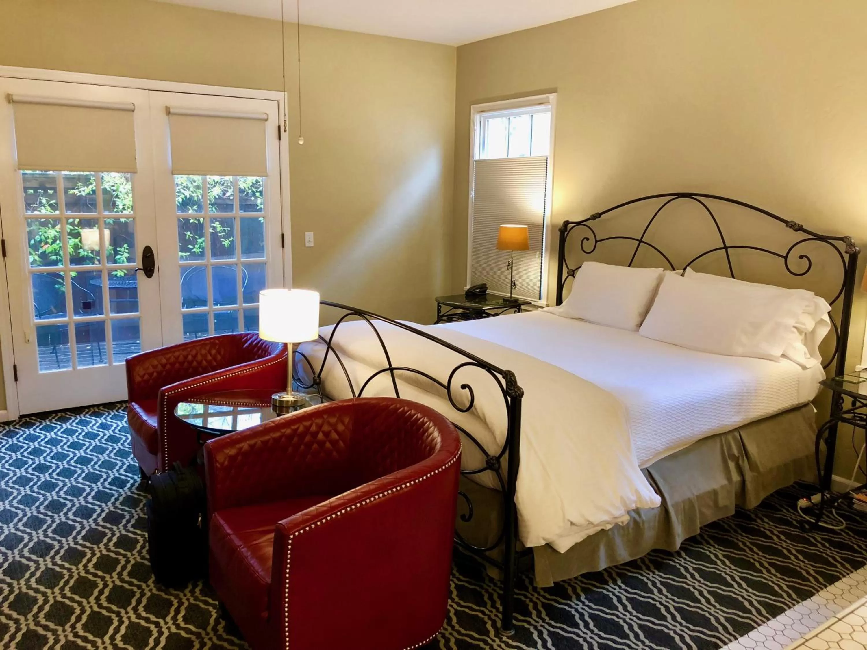 Deluxe King Room in The Inn on First