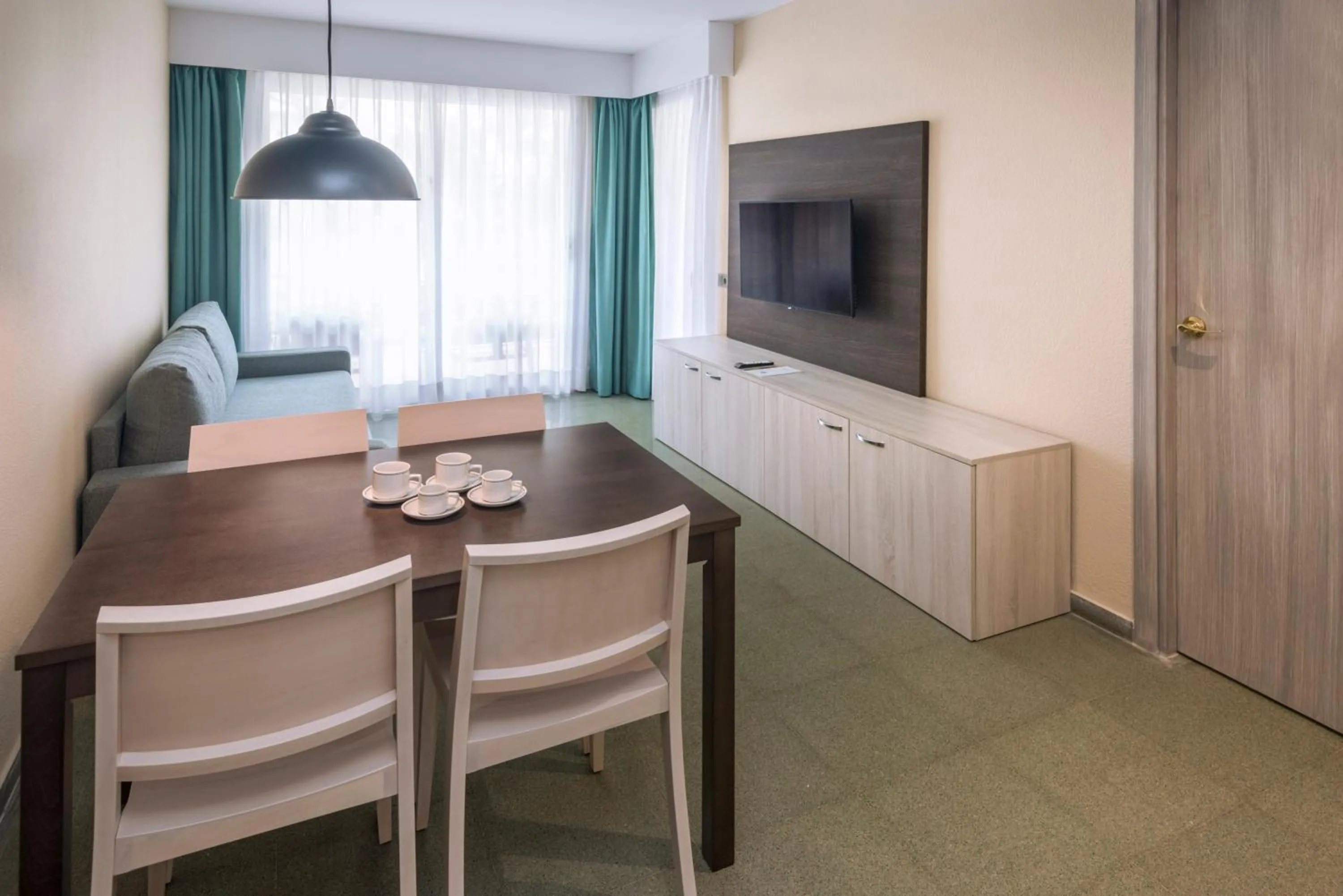 One-Bedroom Apartment in GHT Oasis Park & Spa