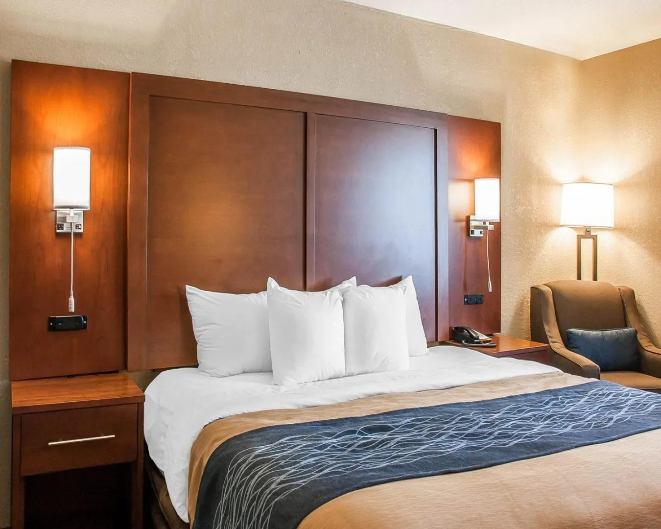 King Room - Non-Smoking in Comfort Inn